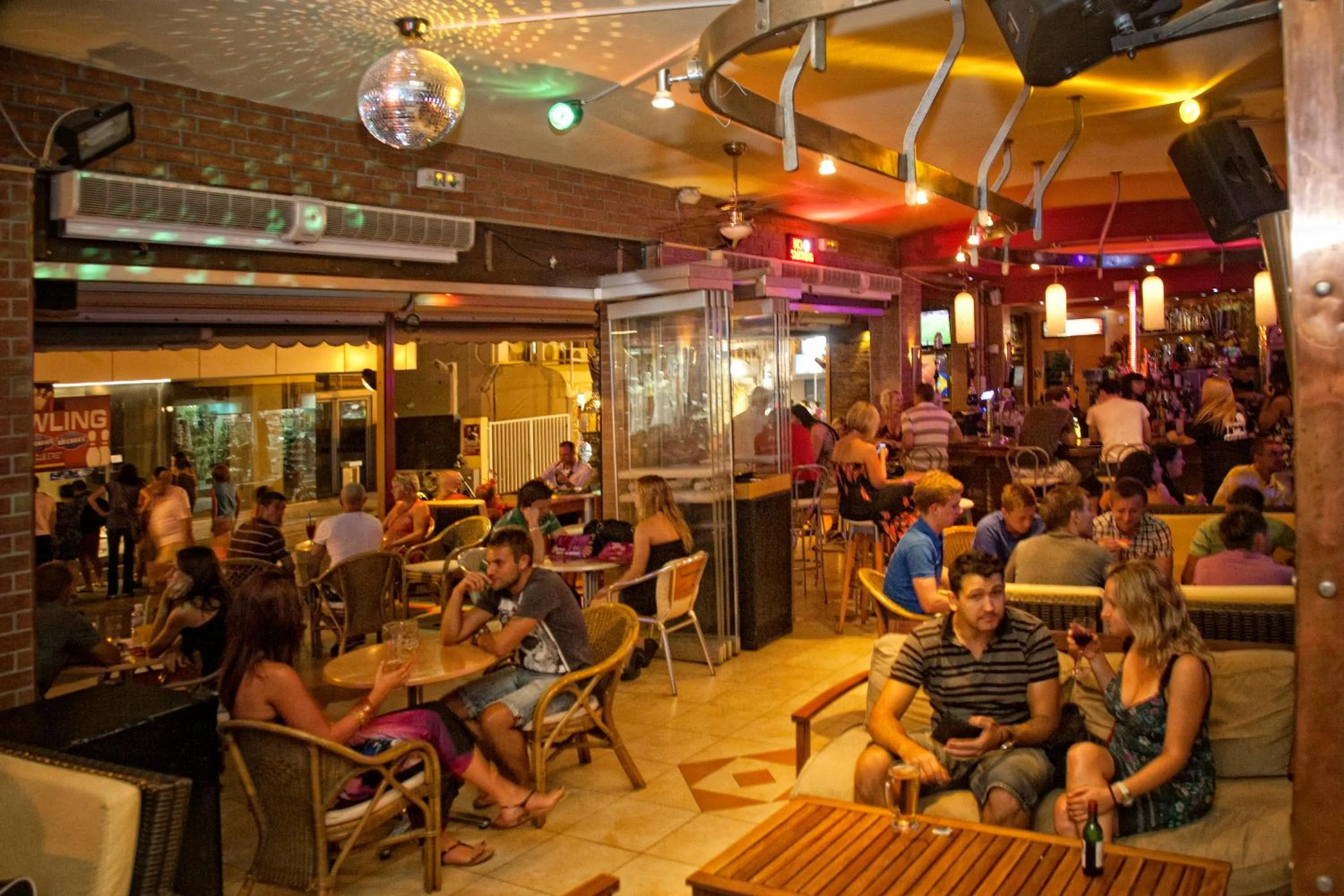 Lounge or bar in Rea Hotel