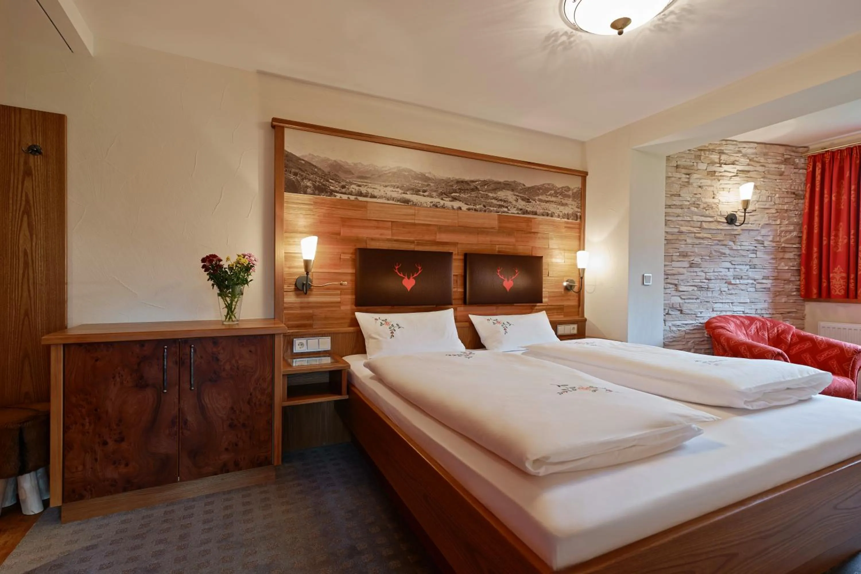 Shower, Bed in Hotel Leitner