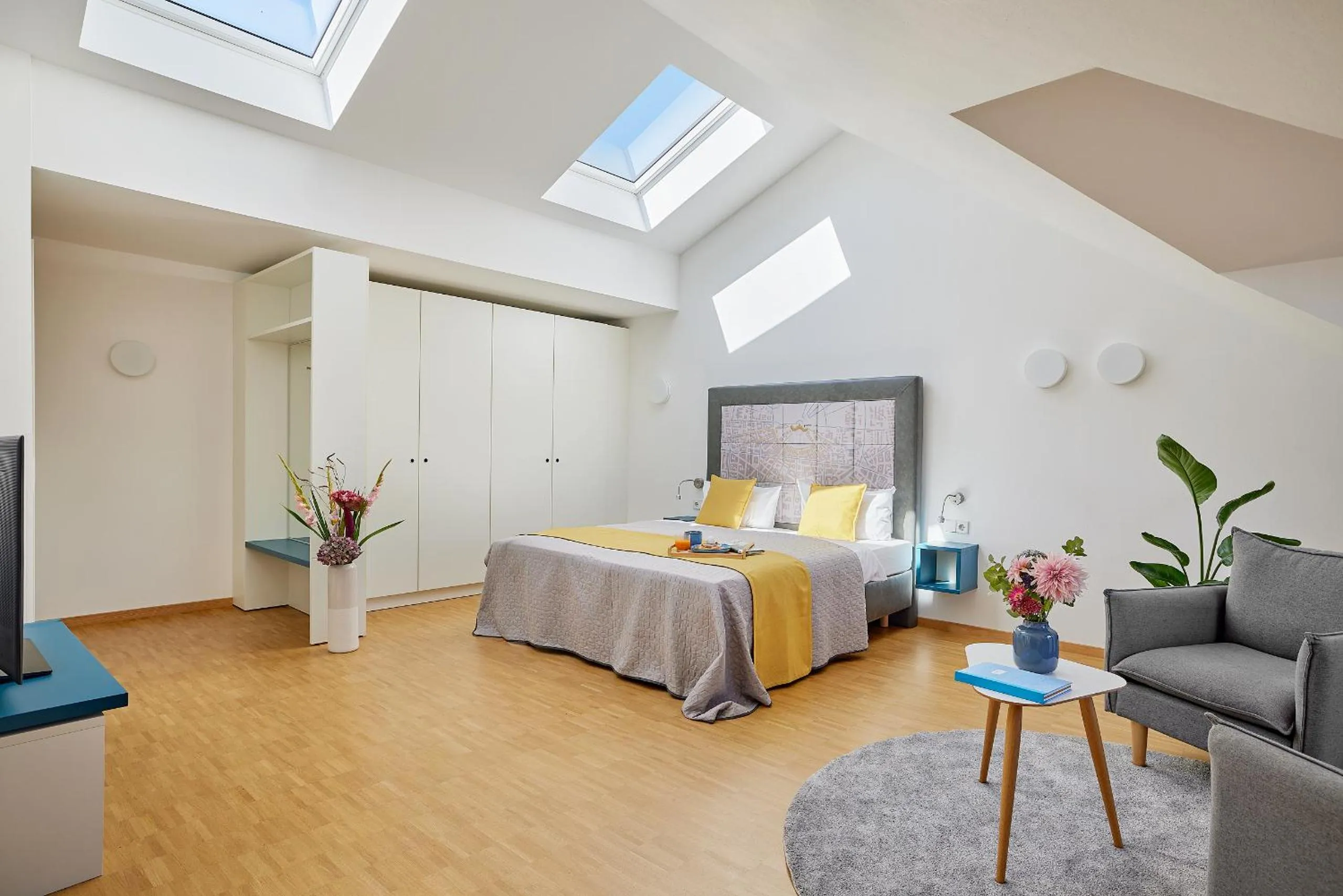 Bed in SEEGER Living Premium Downtown