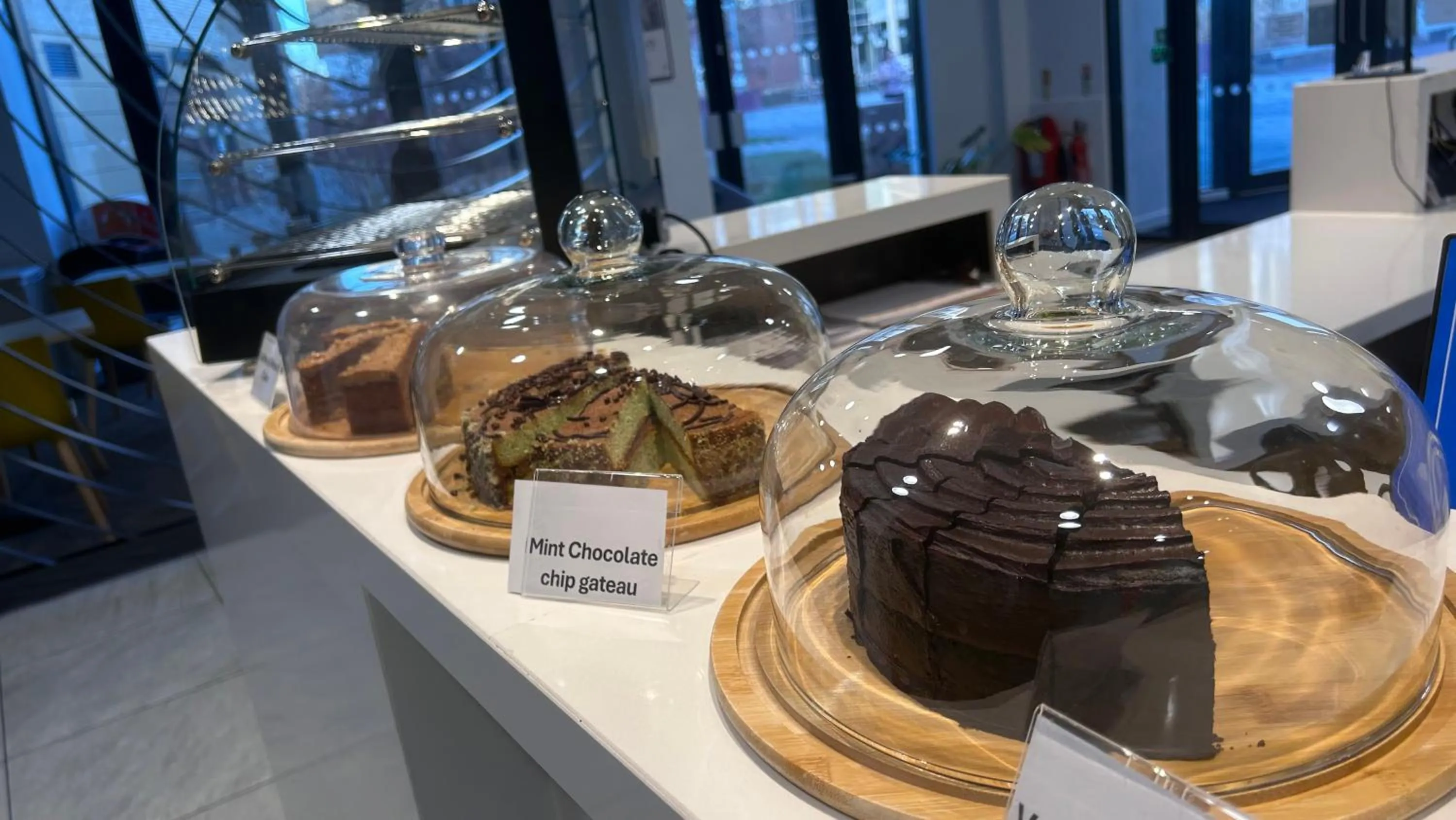 Restaurant/places to eat in Sunley Hotel