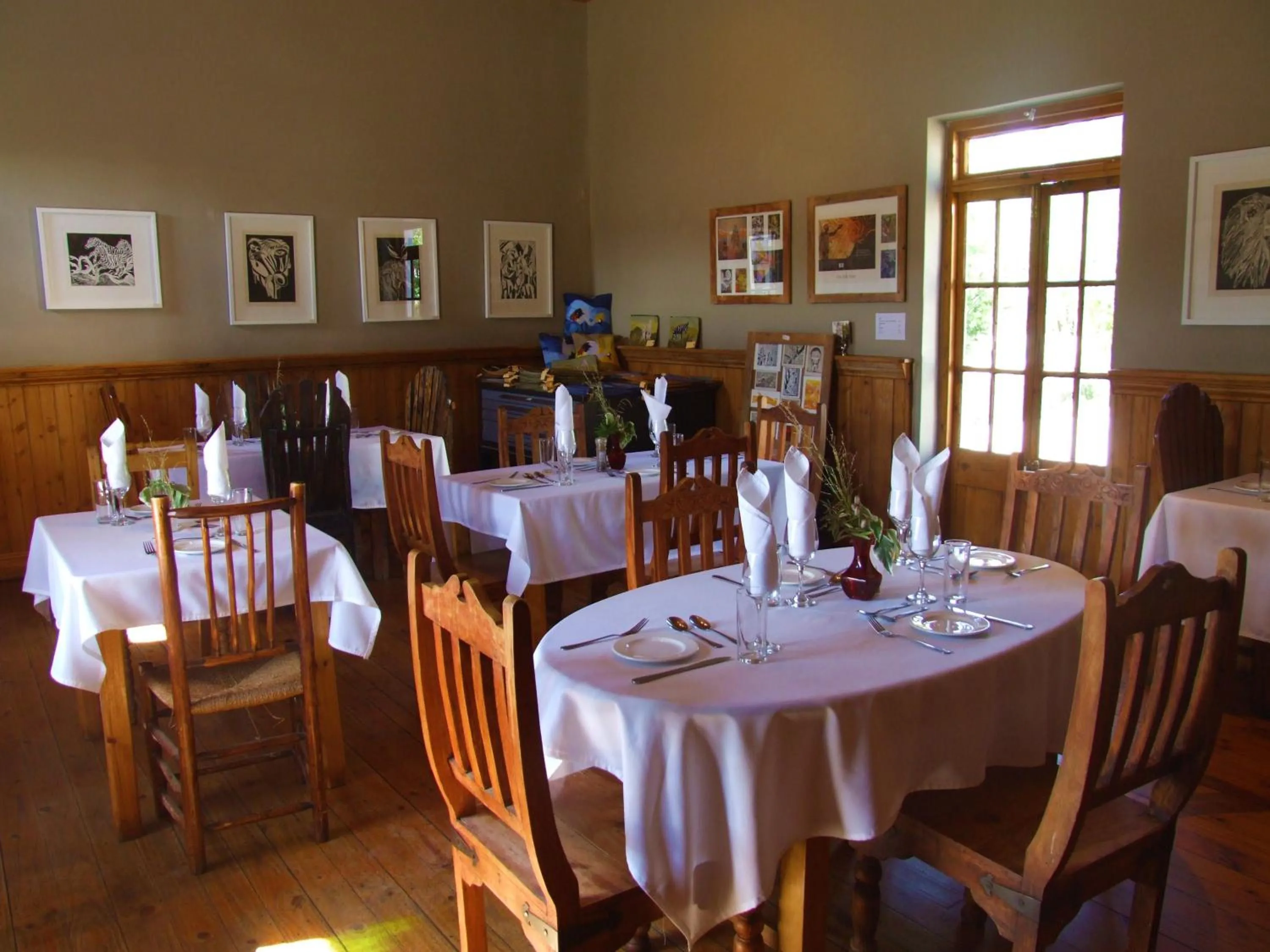 Restaurant/places to eat in Bethesda Tower Accommodation