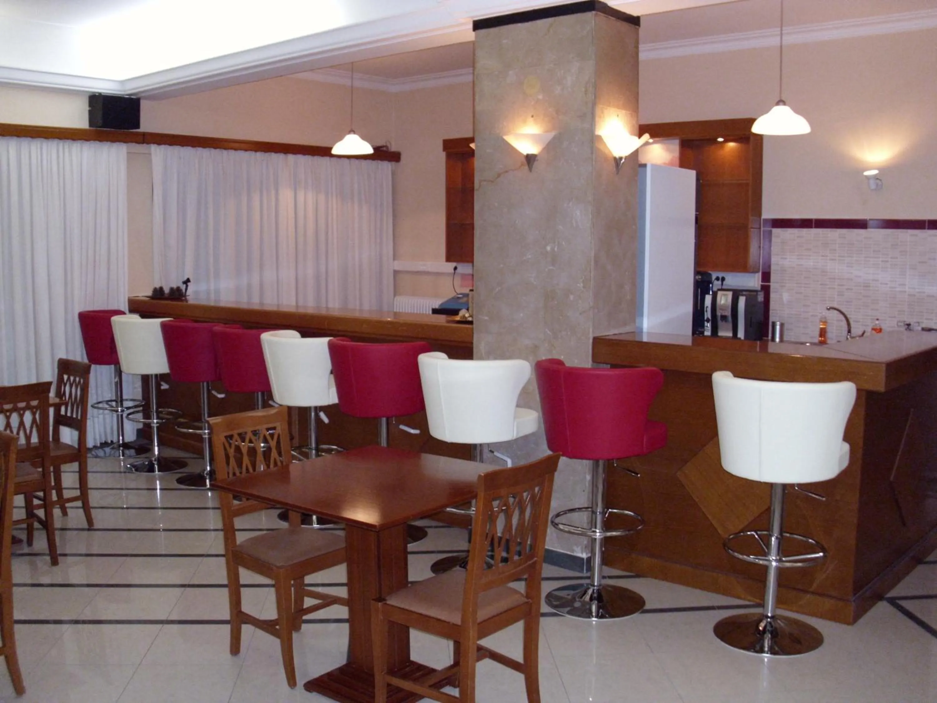 Lounge or bar in Hotel Cybele Pefki
