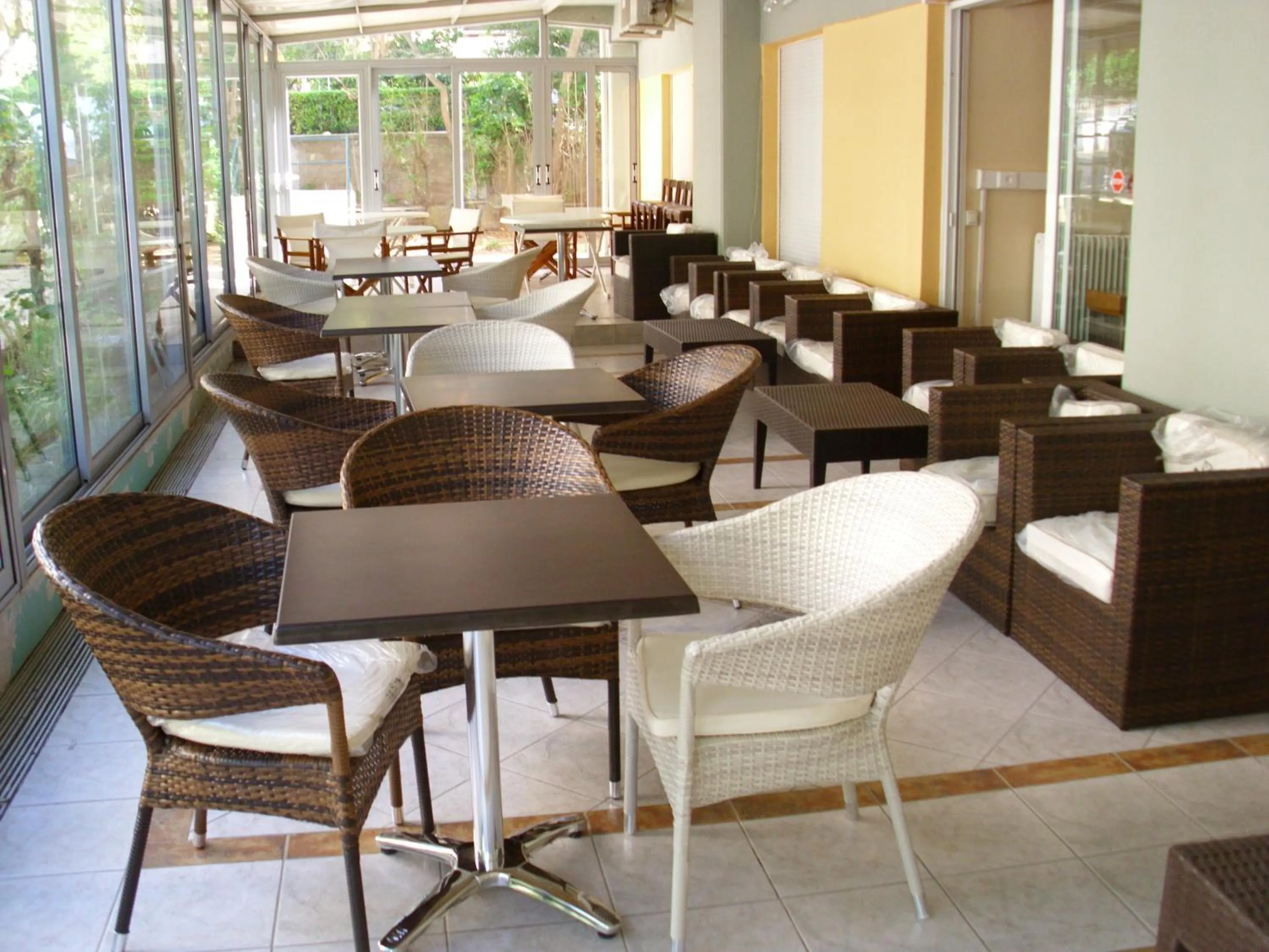 Lounge or bar in Hotel Cybele Pefki