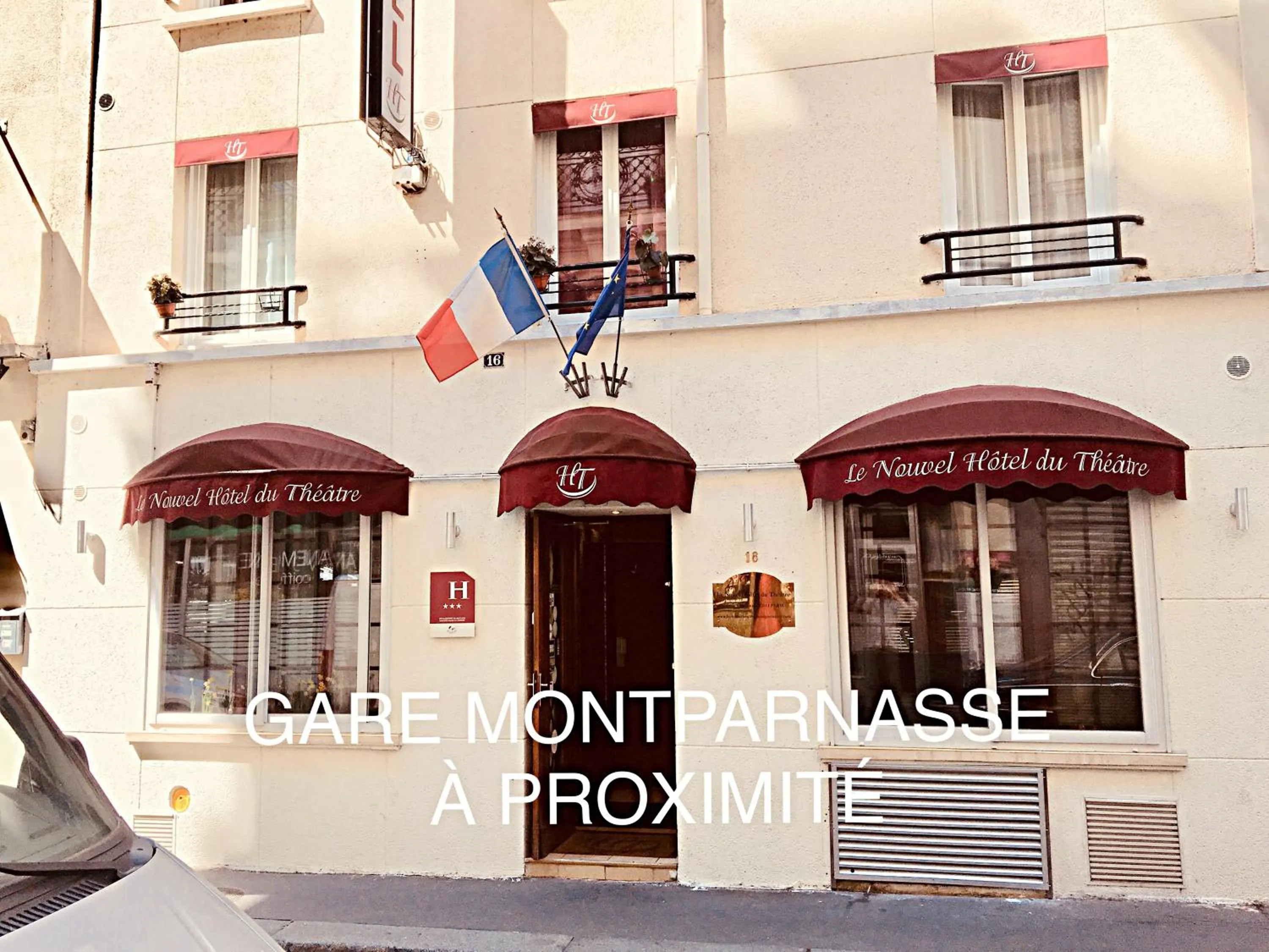 Facade/entrance in Le Nouvel Hôtel du Théâtre