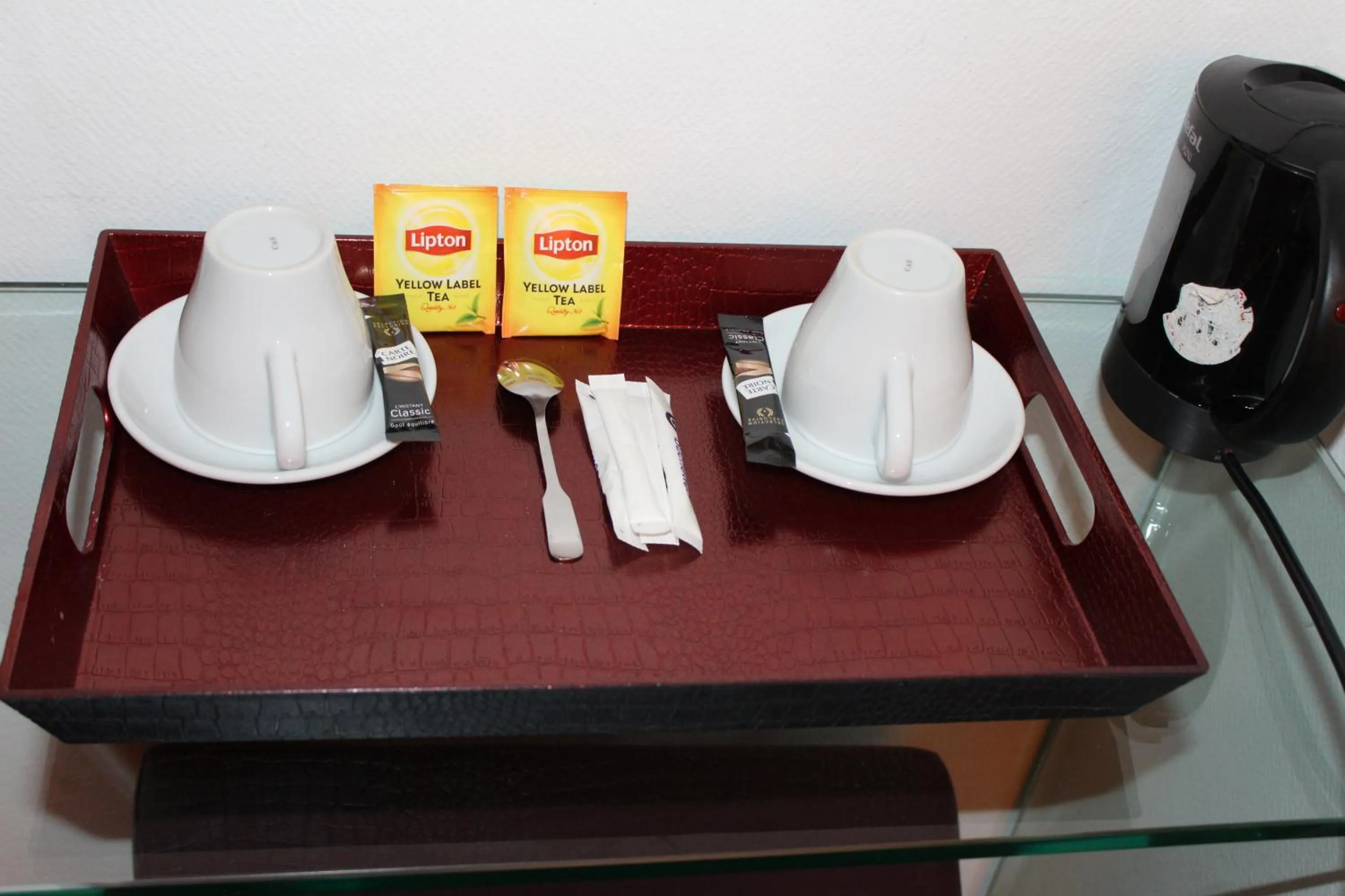 Coffee/tea facilities in Le Nouvel Hôtel du Théâtre