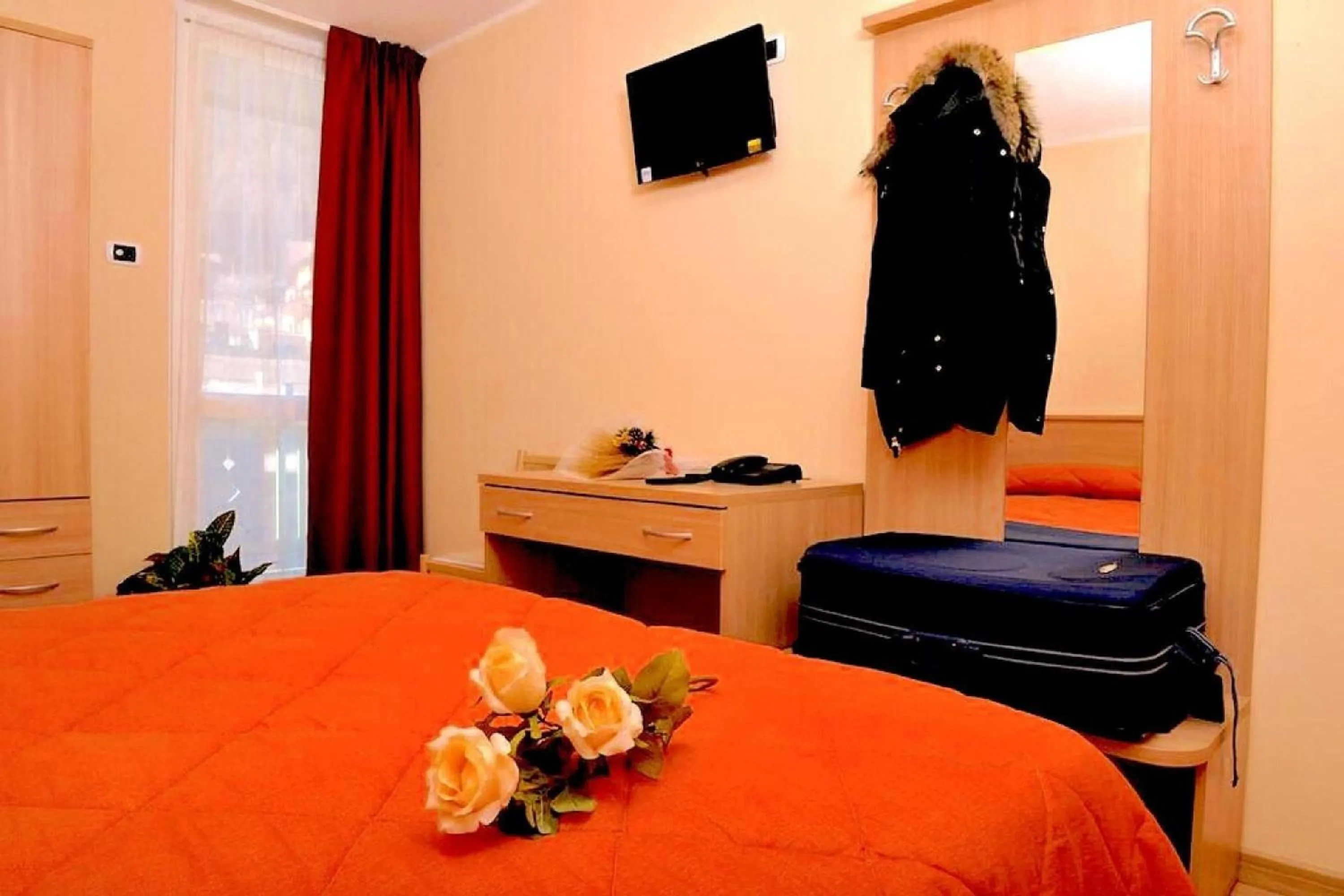 Photo of the whole room, Bed in Hotel Garnì Maria