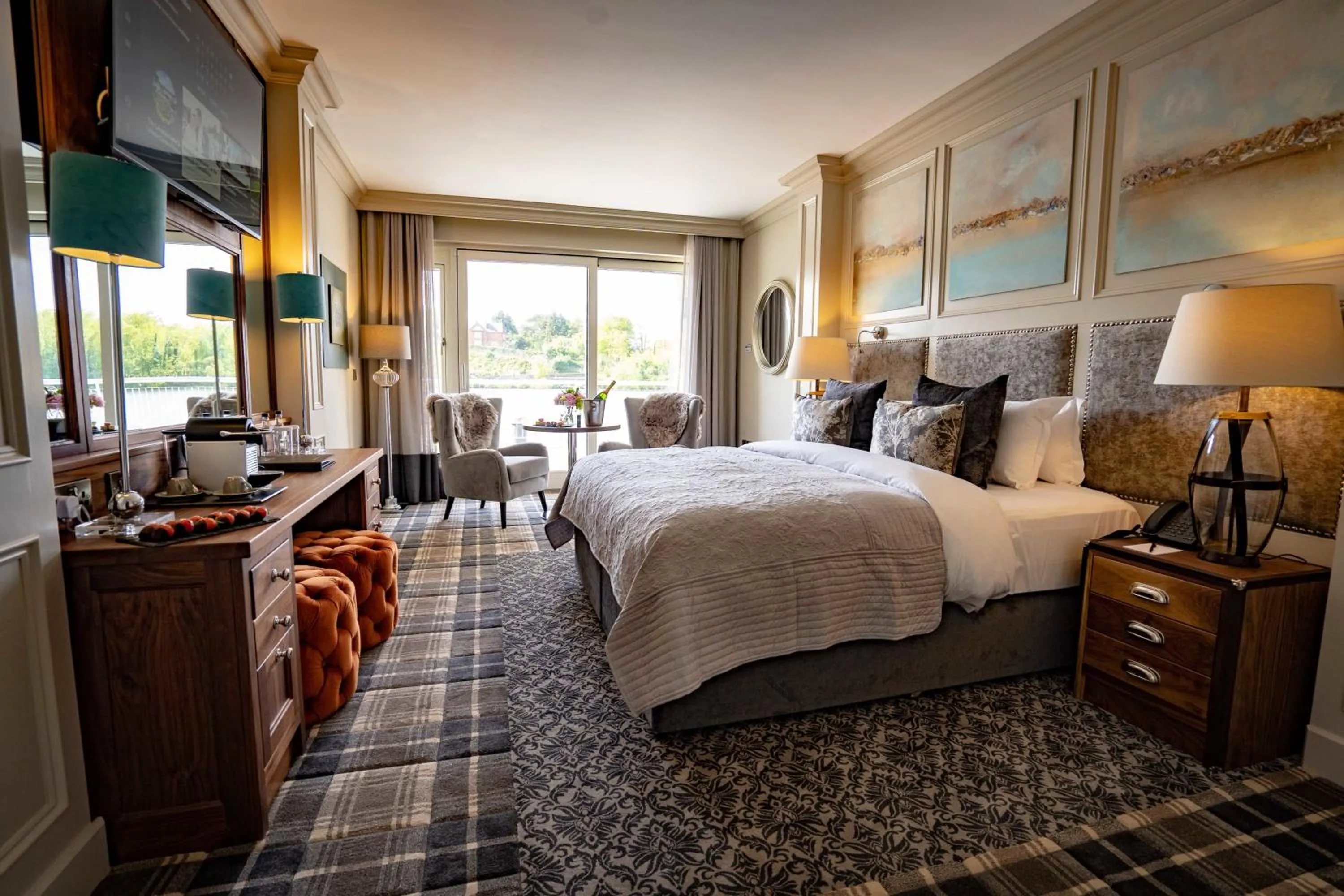 Photo of the whole room, Bed in The Lakeside Hotel & Leisure Centre