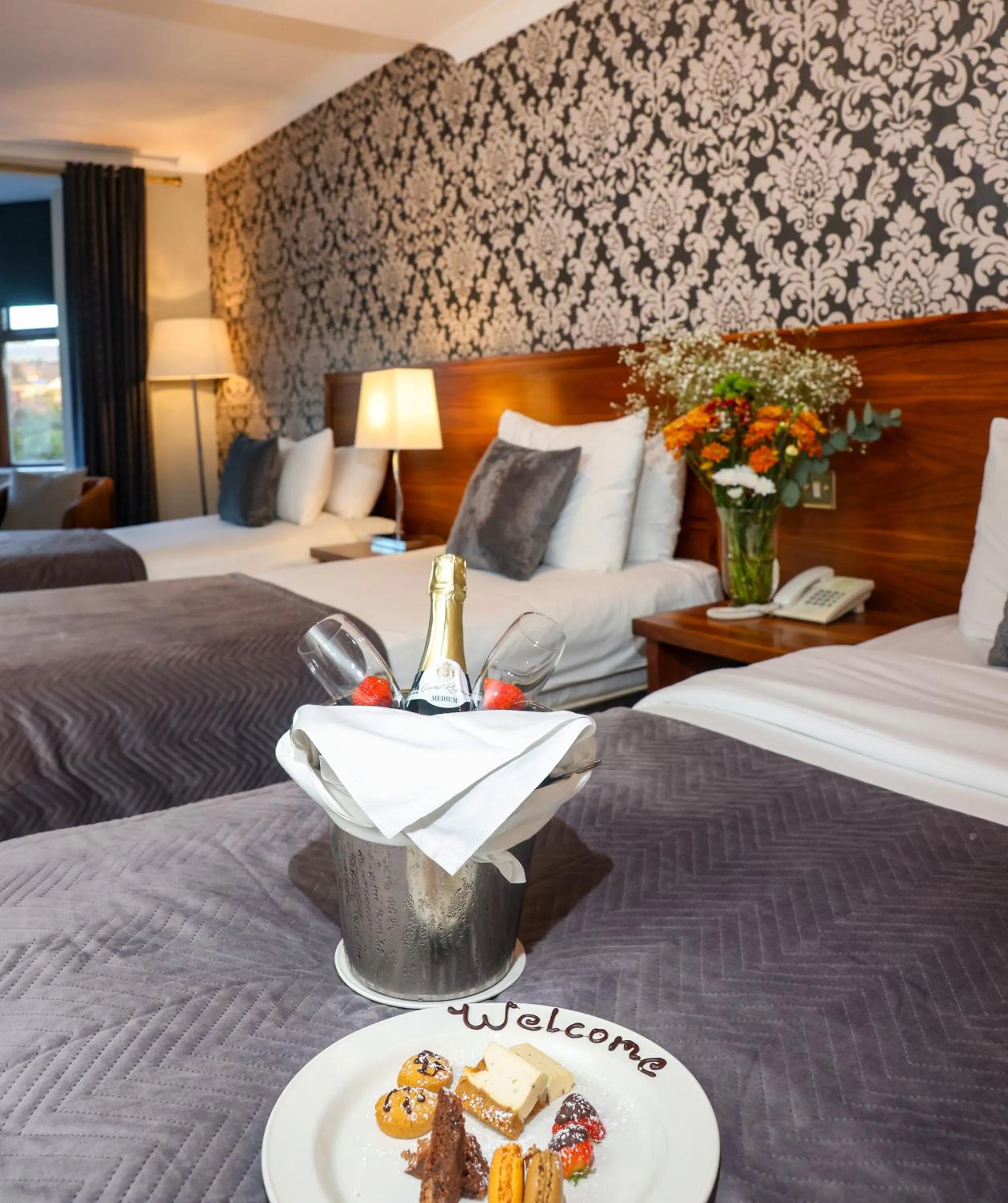 Bedroom, Bed in The Lakeside Hotel & Leisure Centre