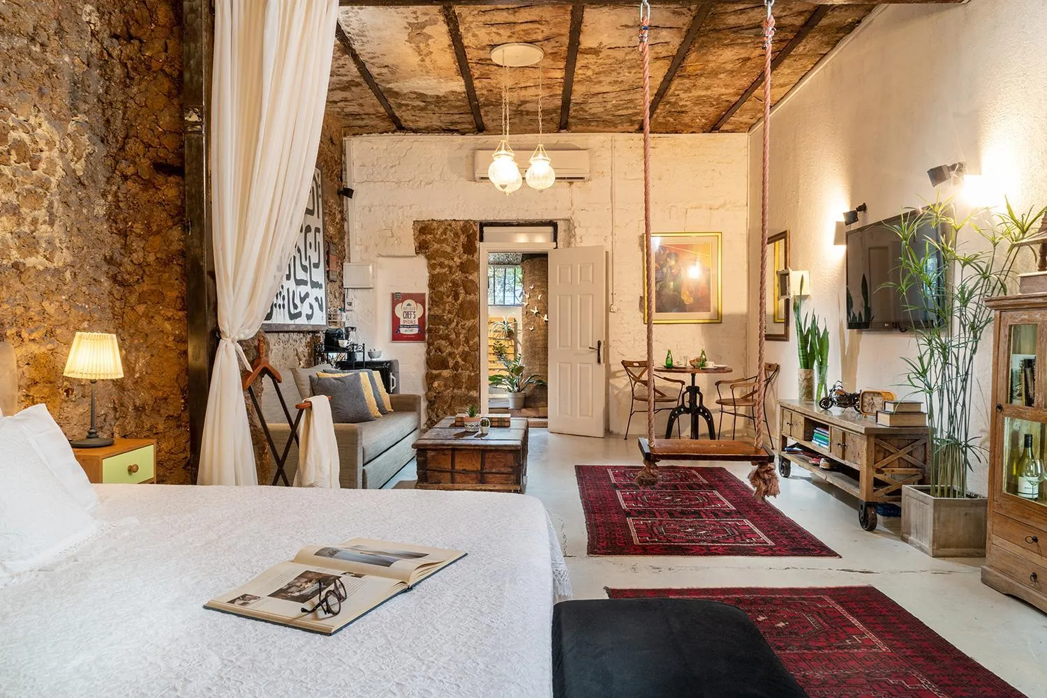 Living room, Bed in Trieste Neve Tzedek Boutique Suites Tel Aviv