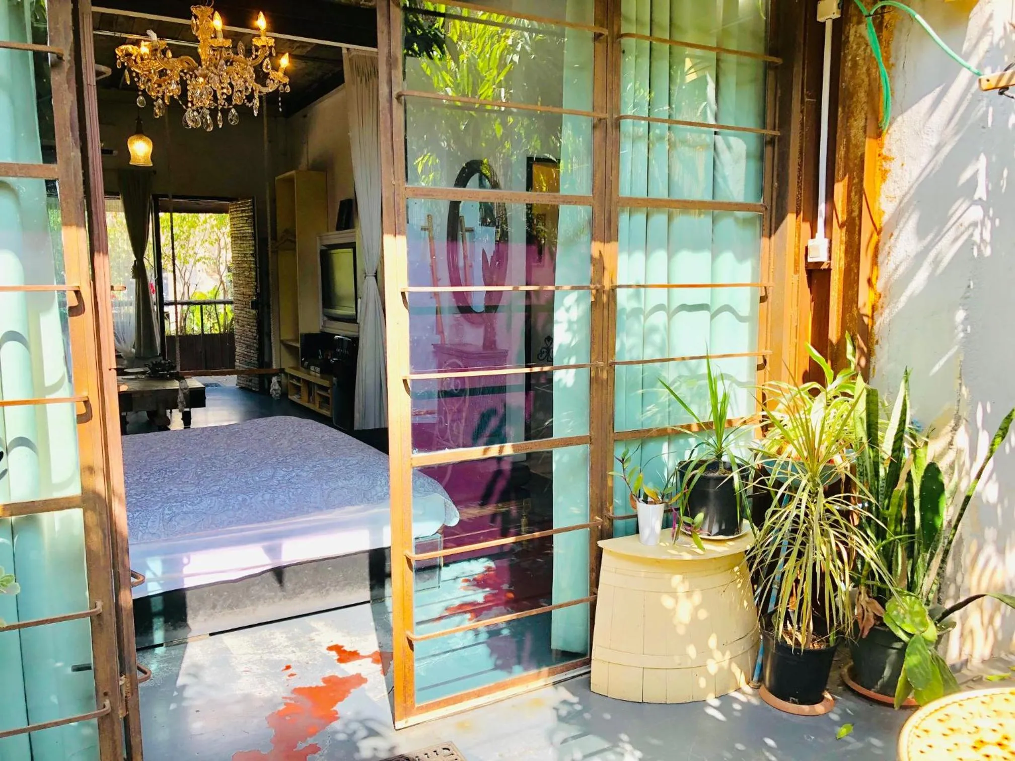 Garden, Bed in Trieste Neve Tzedek Boutique Suites Tel Aviv