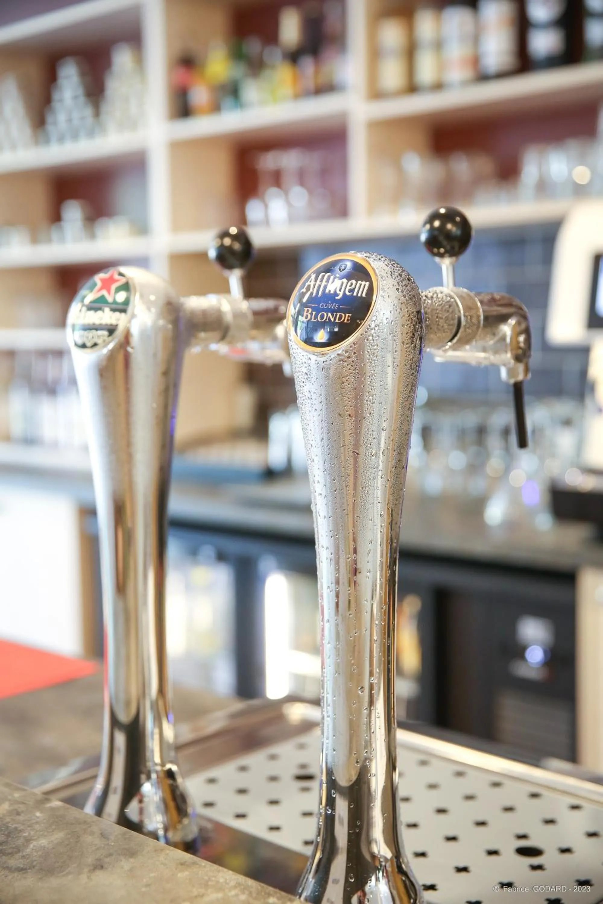 Lounge or bar in Hôtel Le Refuge des Sources