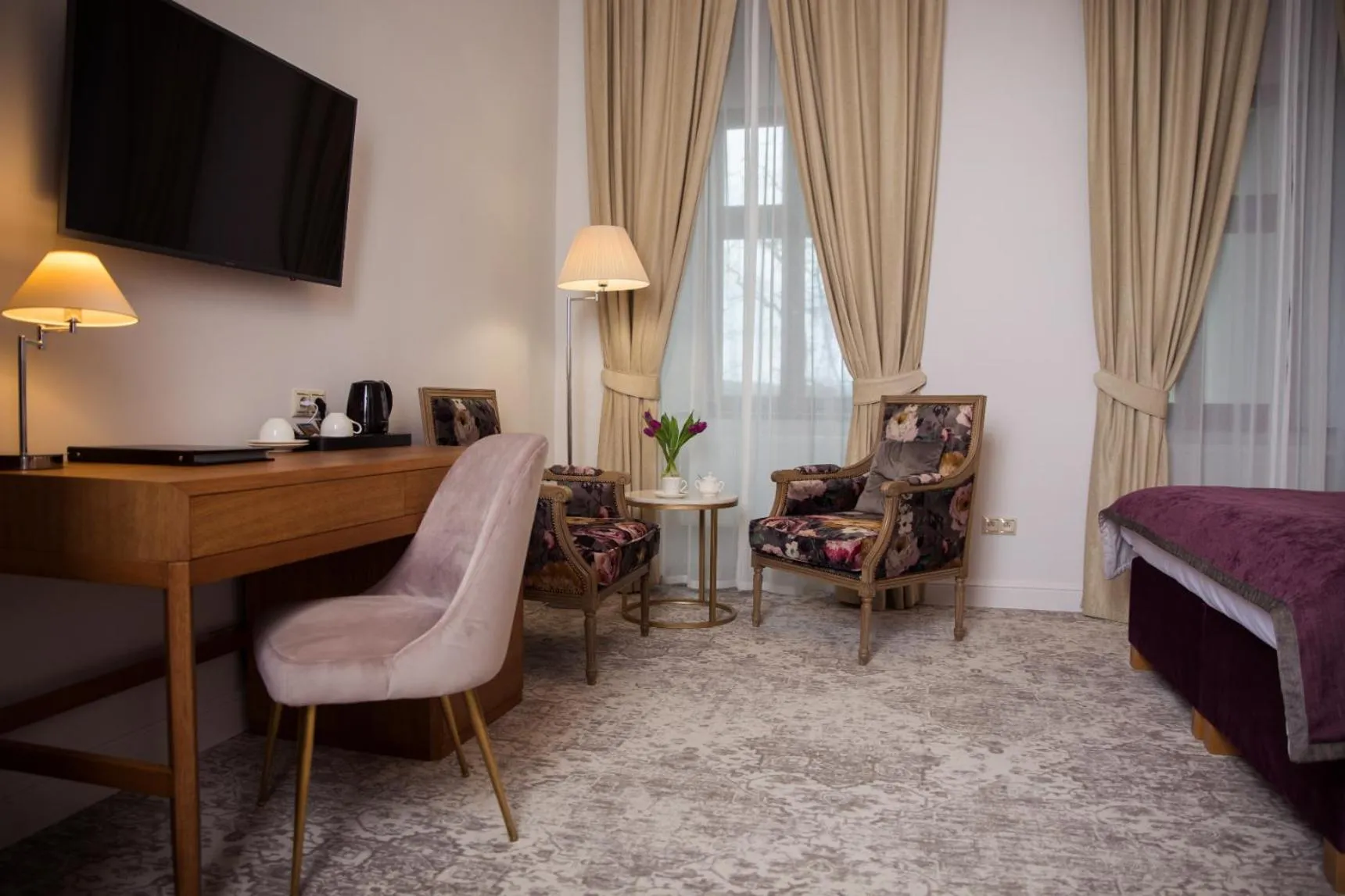 Seating area in Pałac Mojęcice