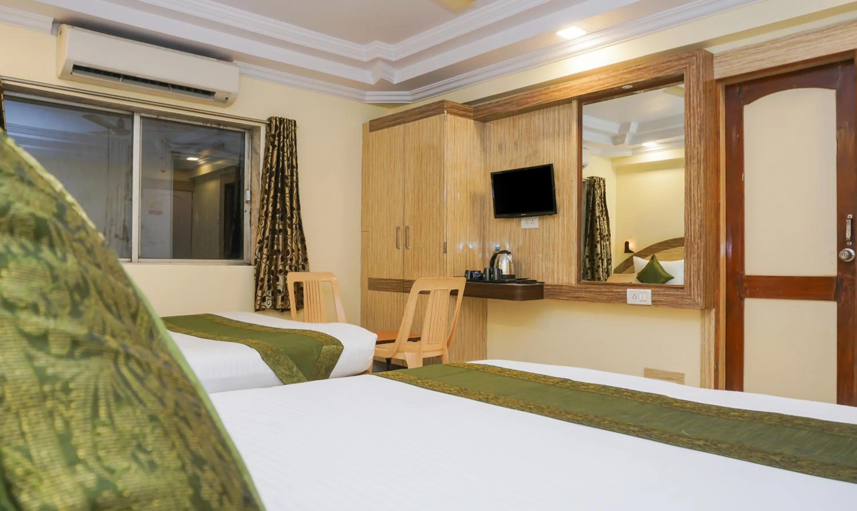 Bedroom, Bed in Treebo Hillway Inn Main Market