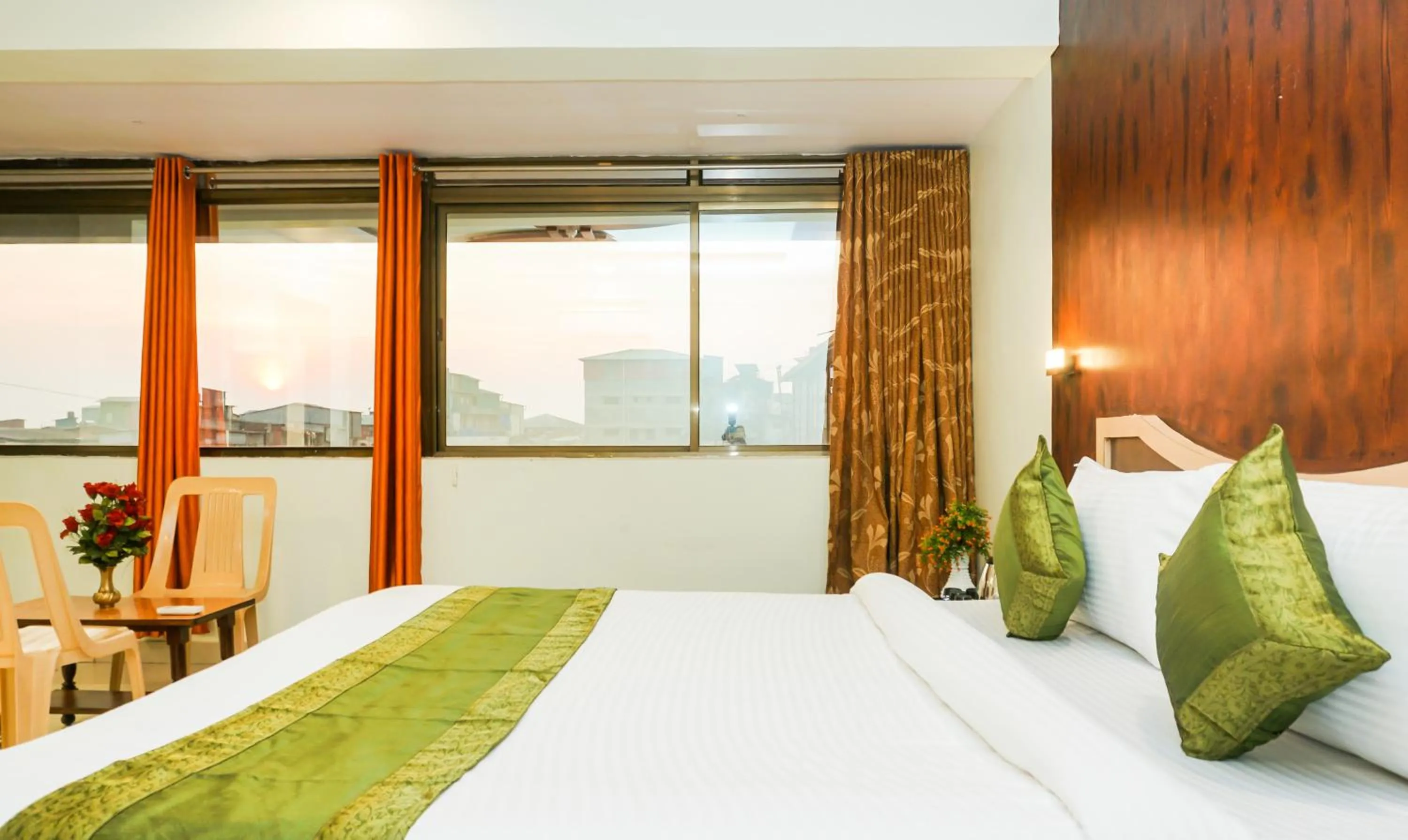 Bedroom, Bed in Treebo Hillway Inn Main Market