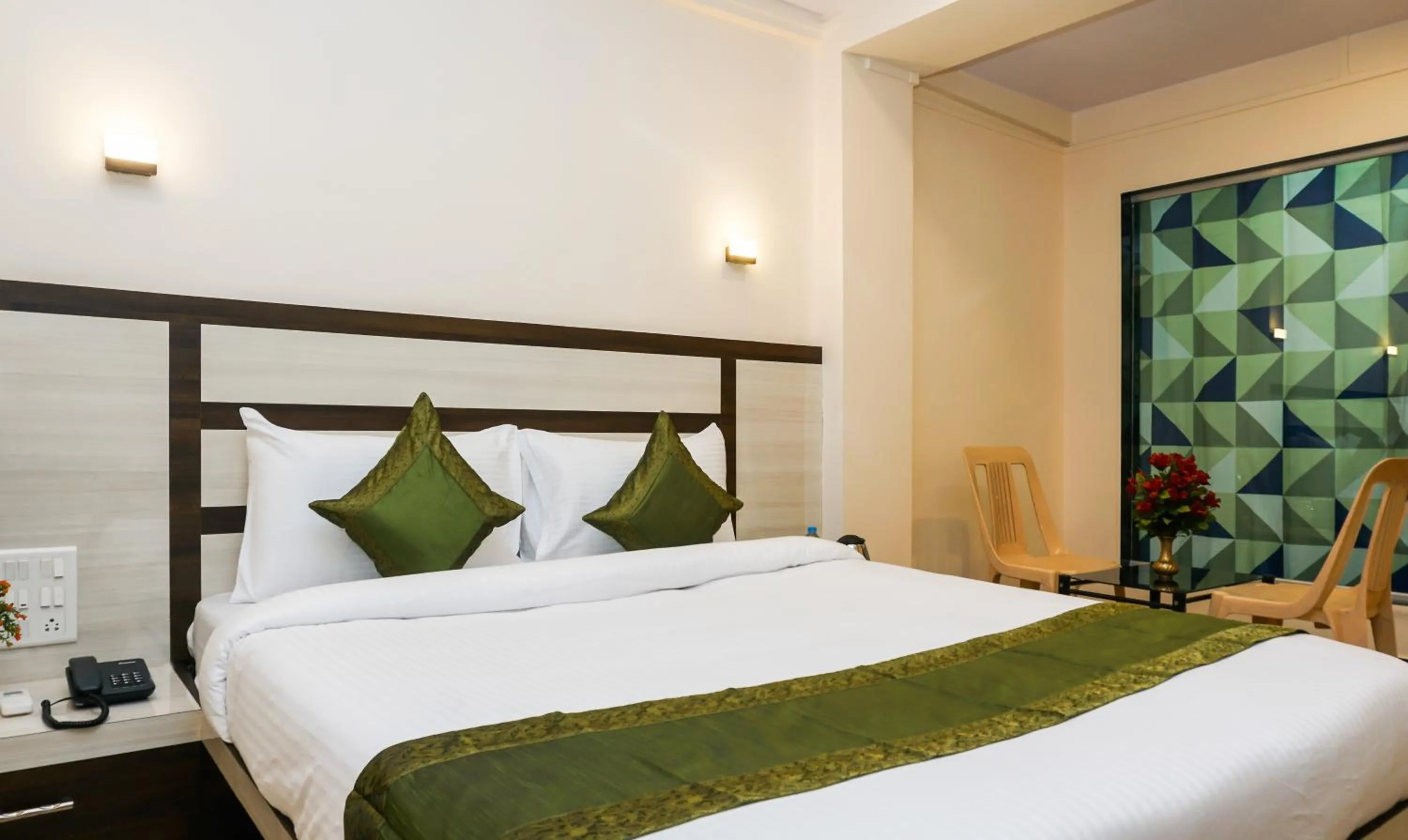 Bedroom, Bed in Treebo Hillway Inn Main Market