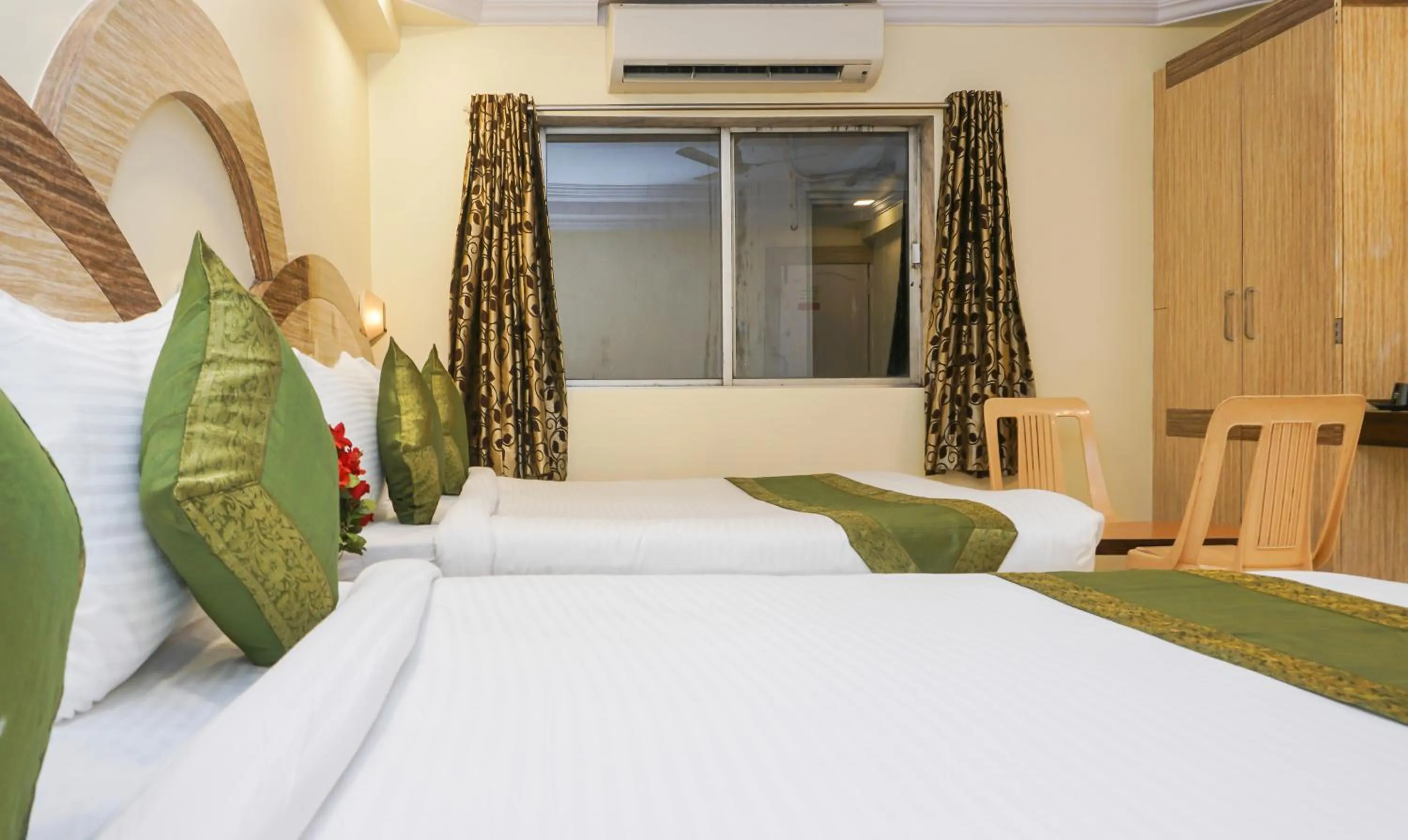 Bedroom, Bed in Treebo Hillway Inn Main Market