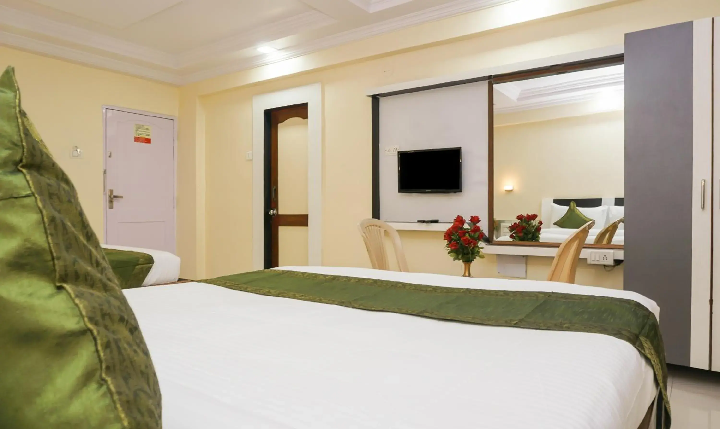 Superior Room in Treebo Hillway Inn Main Market Superior Room in Treebo Hillway Inn Main Market