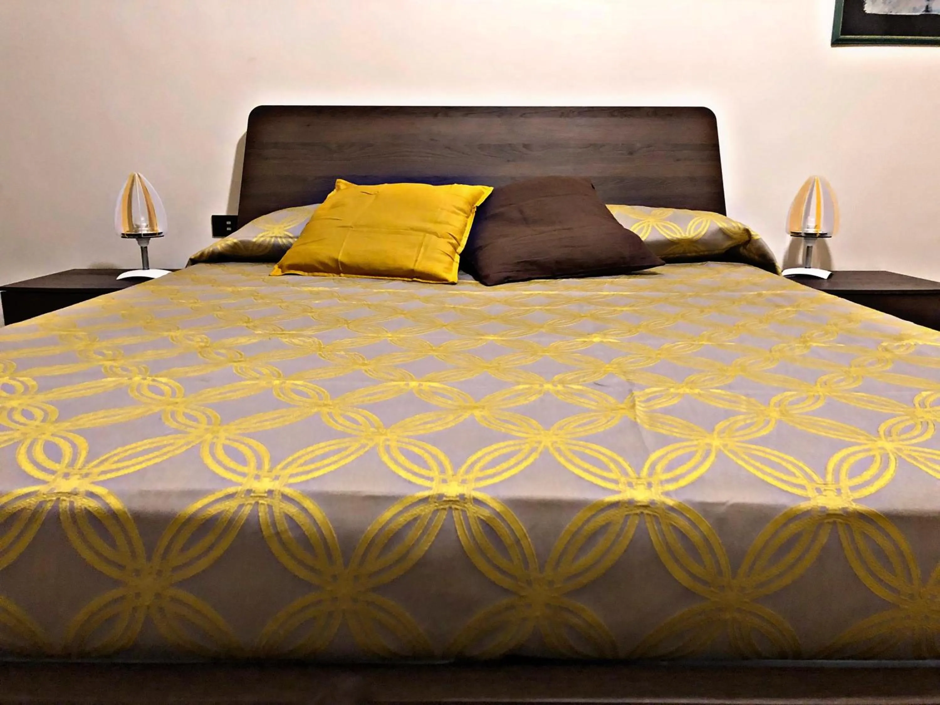 Bed in Napoli City Inn