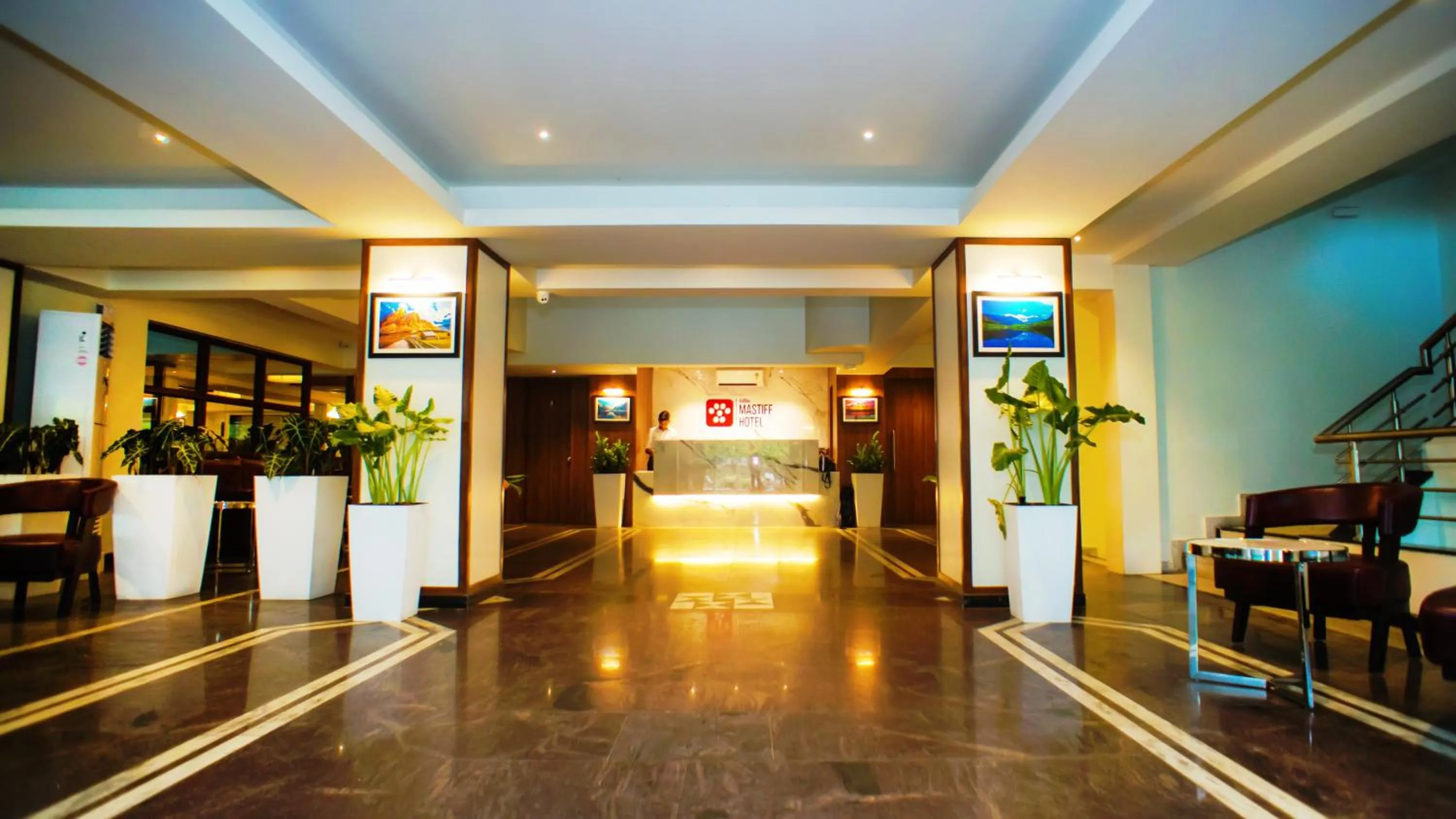 Lobby or reception in Mastiff Hotel Chinchwad by OTHPL