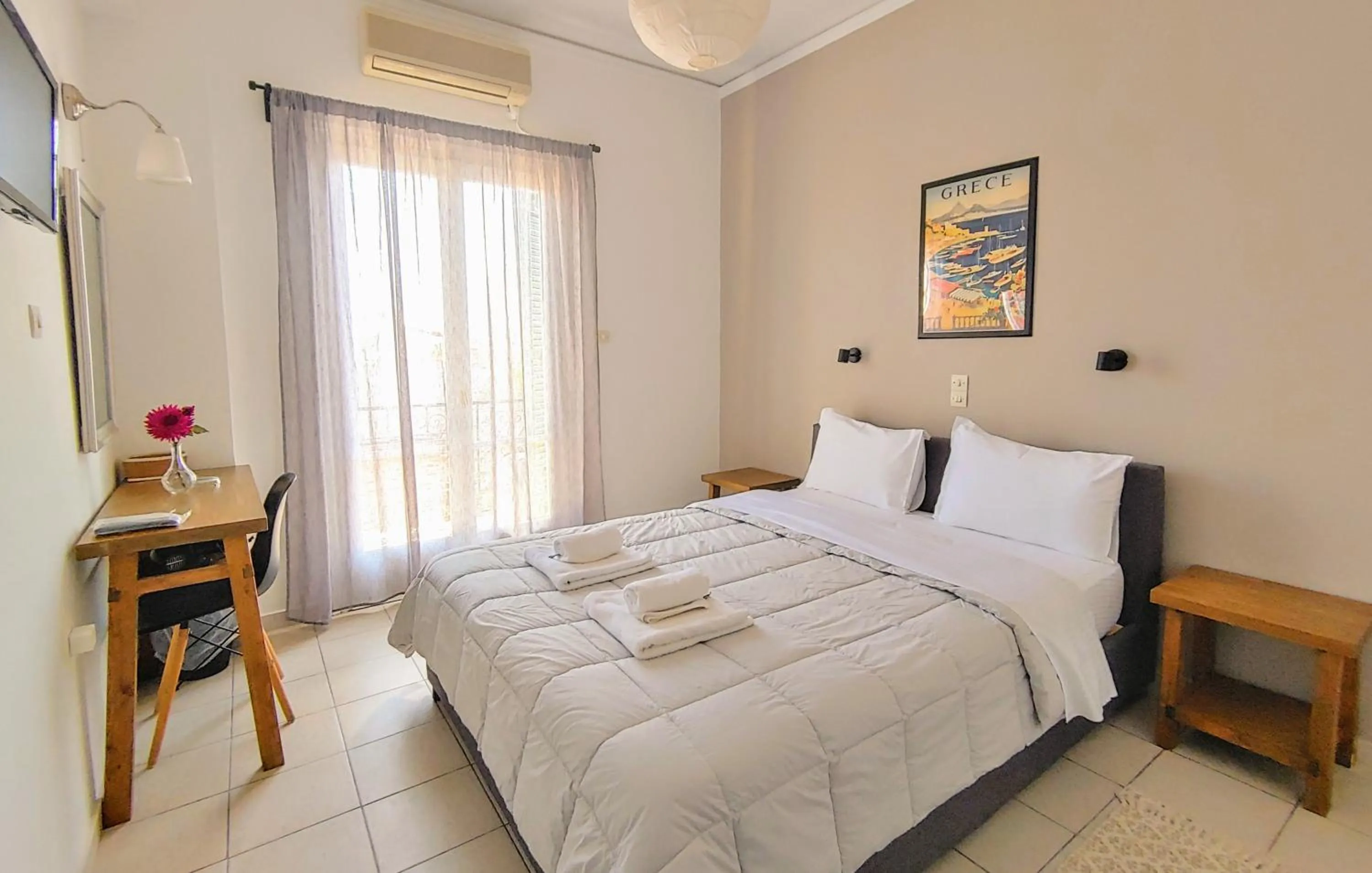 Bedroom, Bed in Hotel Aegina