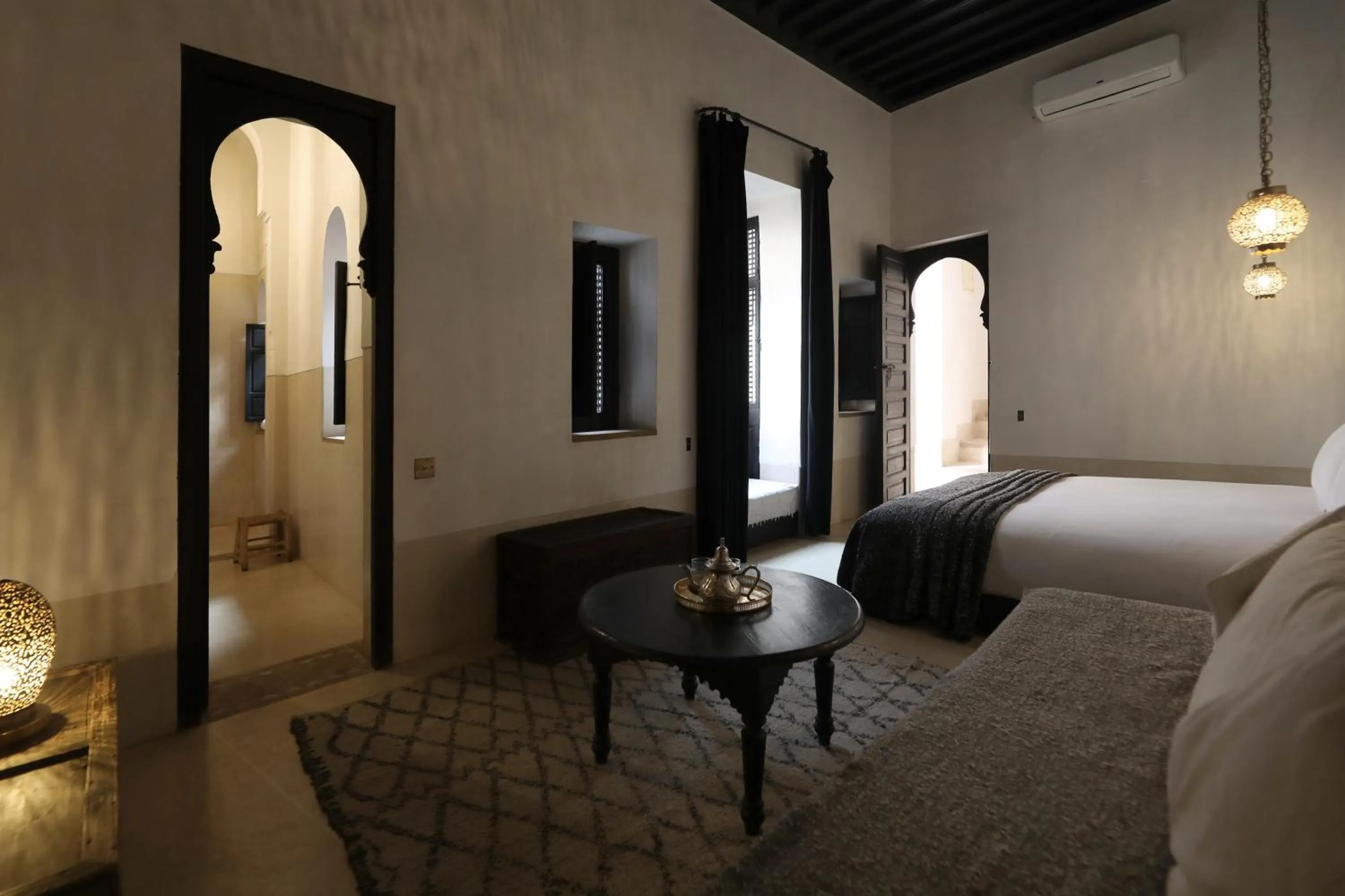 Photo of the whole room, Bed in Riad Azzouna 13