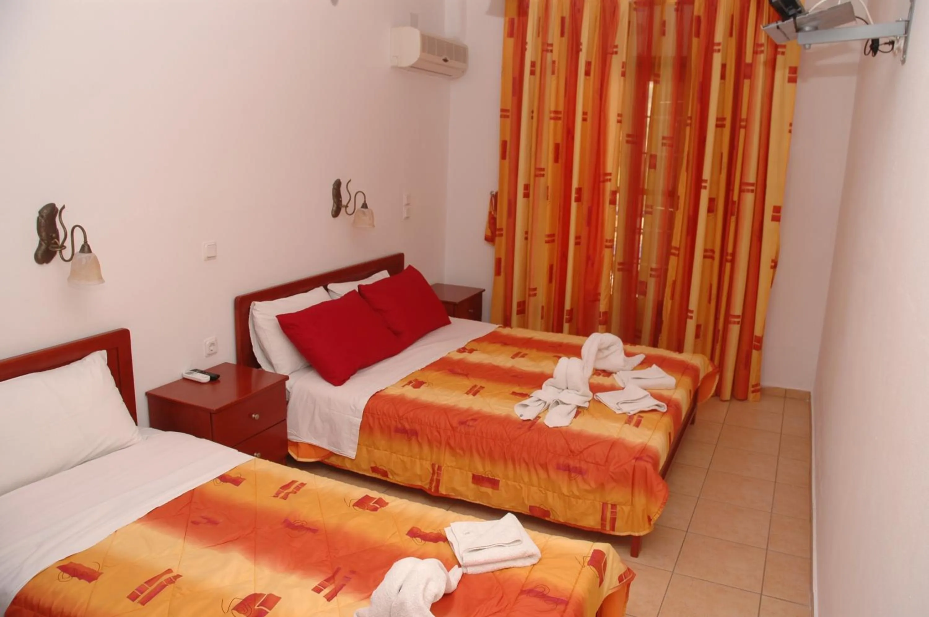 Photo of the whole room, Bed in Agnanti Hotel