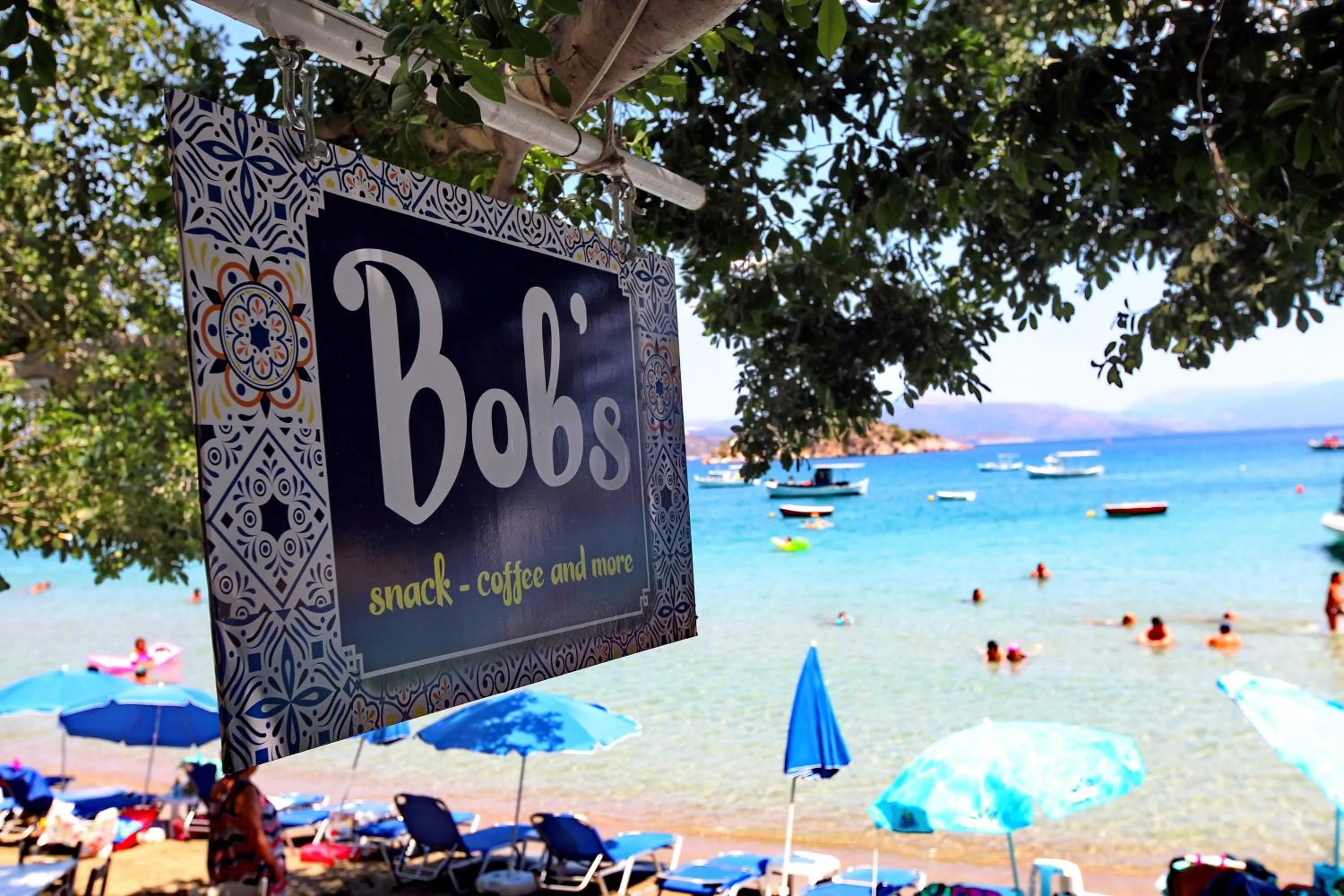 Coffee/tea facilities in Bob's Apartments