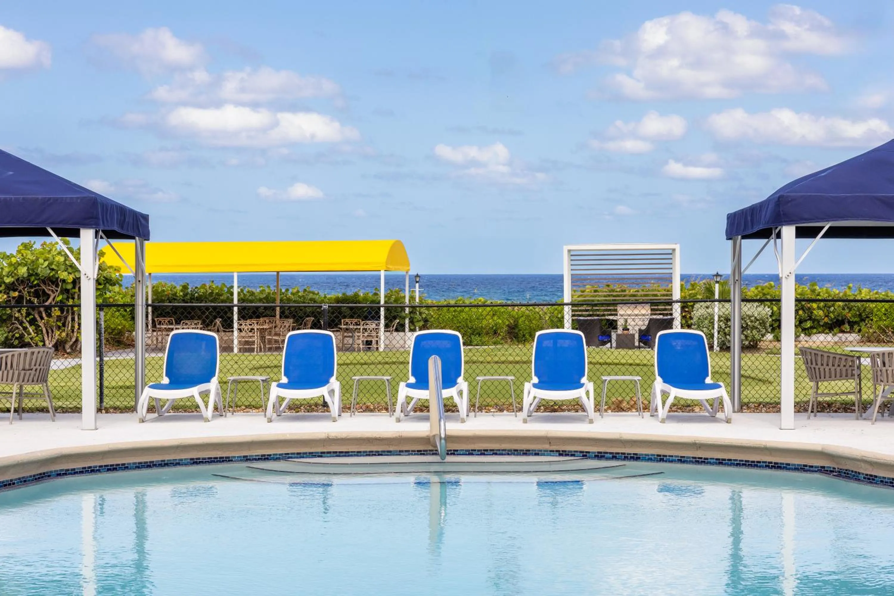 Swimming pool in Delray Breakers on the Ocean