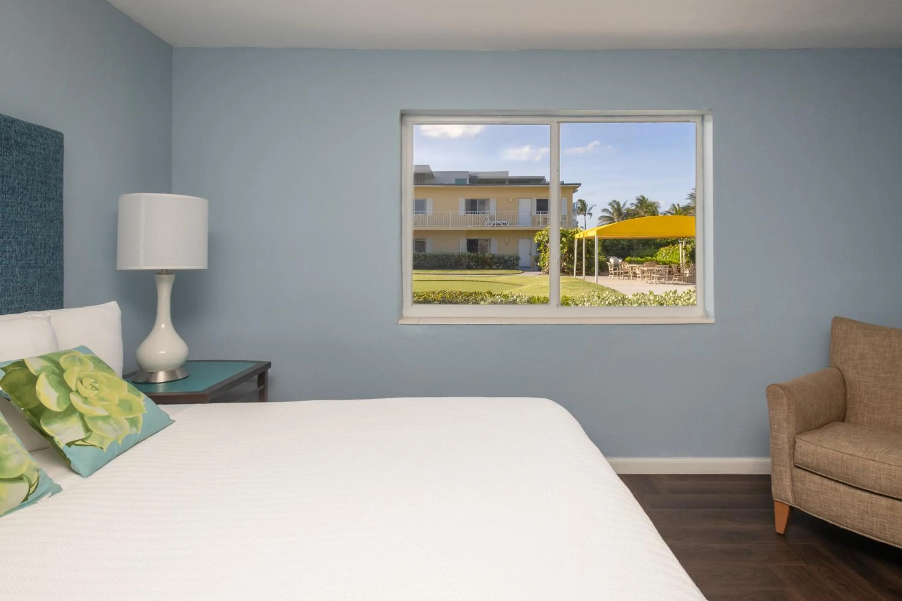 Bedroom, Bed in Delray Breakers on the Ocean