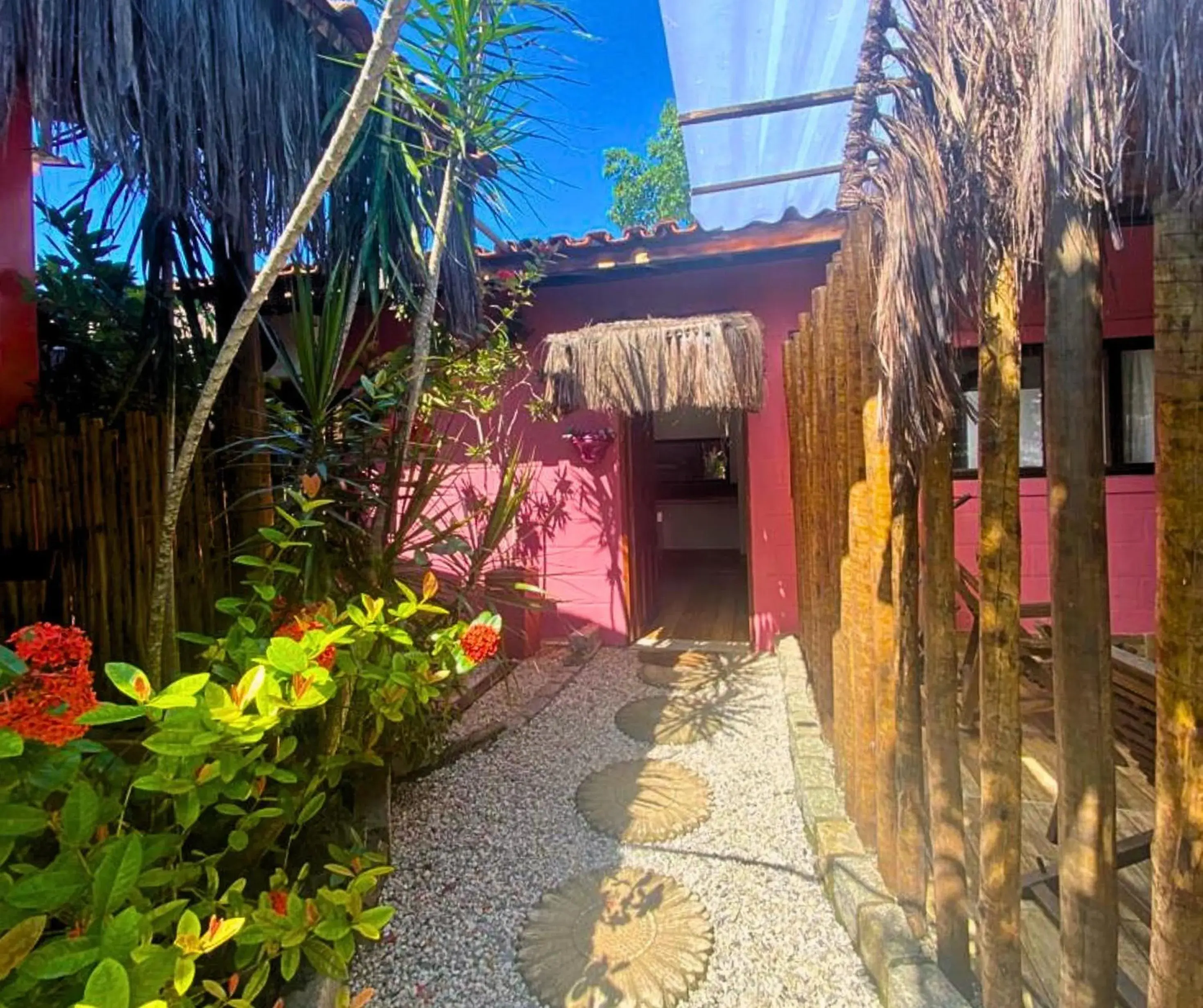 Family Double Room in Pousada Papaya Container Family Double Room in Pousada Papaya Container