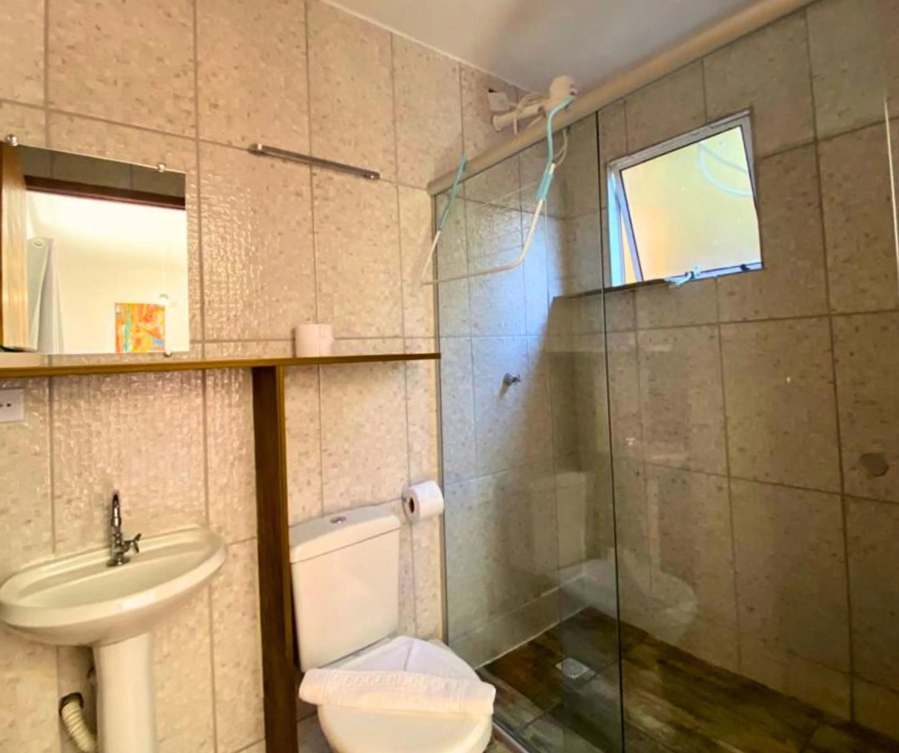 Shower in Pousada Papaya Container