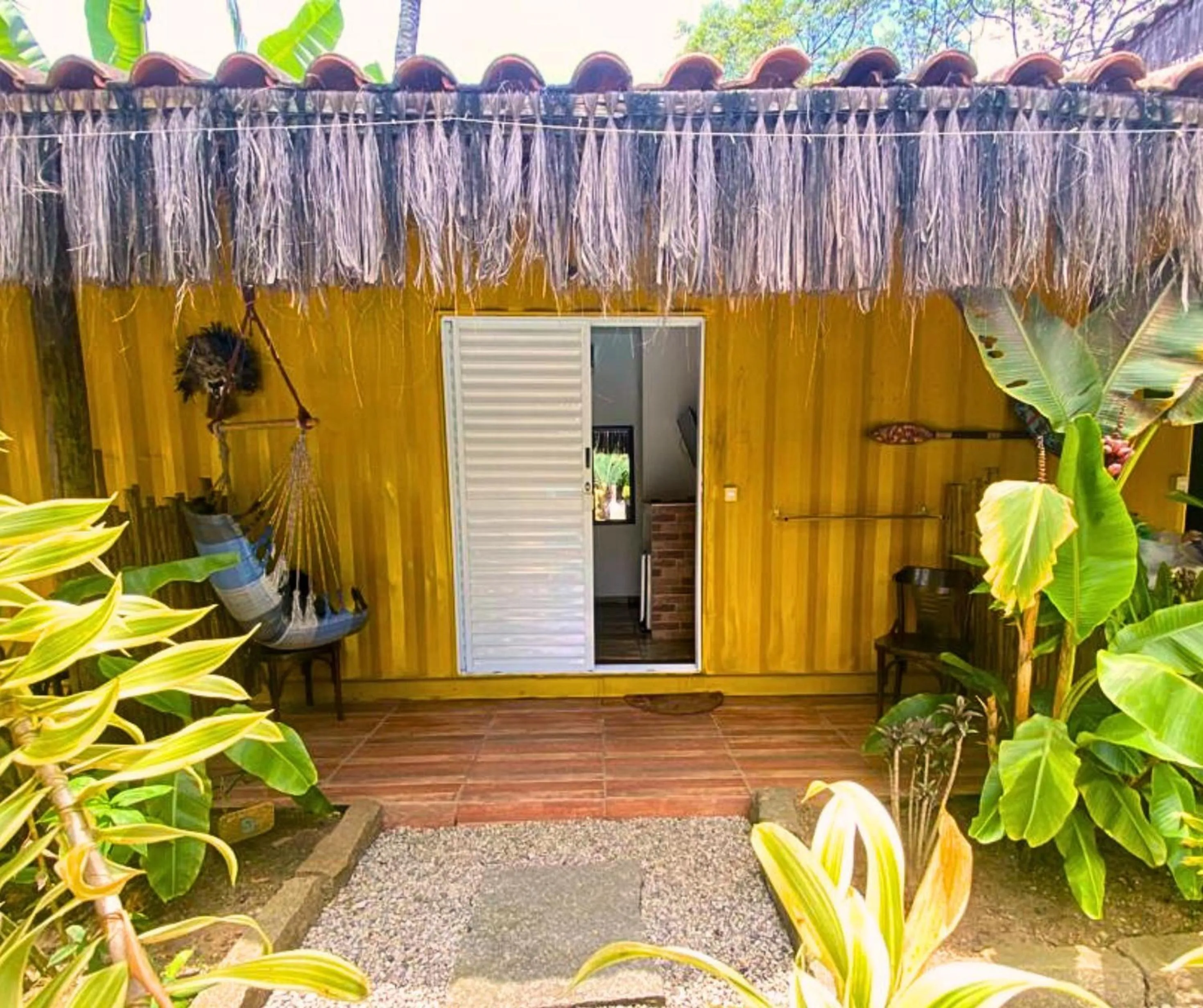 Day in Pousada Papaya Container