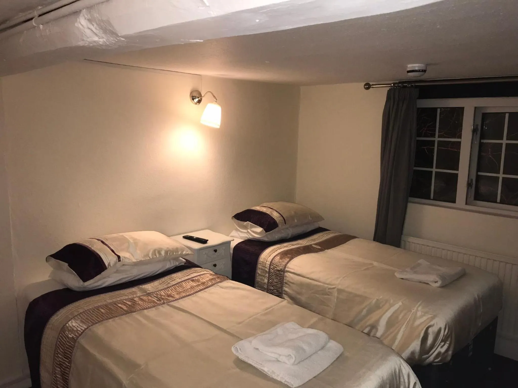 Bed in The Pear Tree