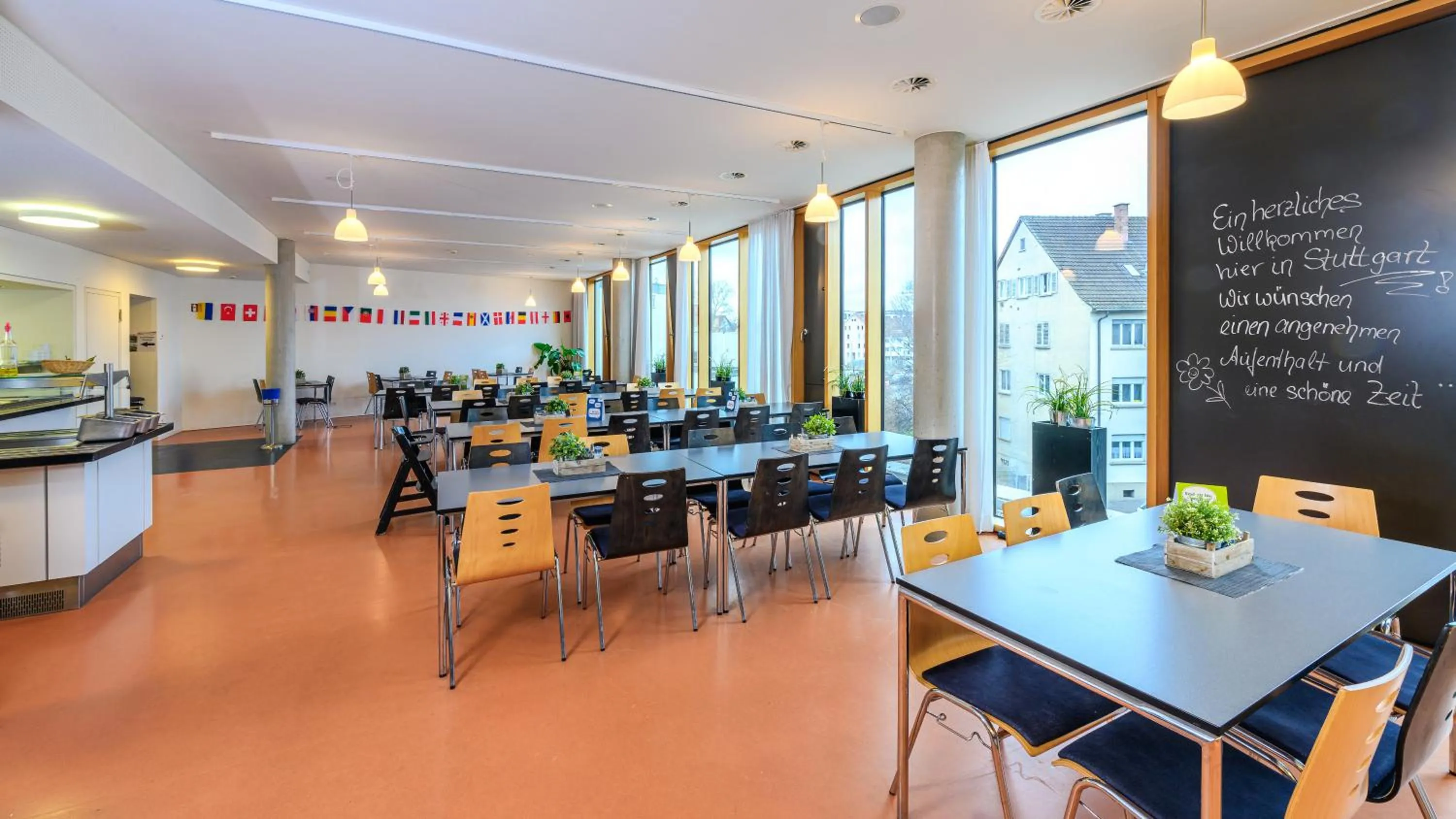 Food and drinks in Jugendherberge Stuttgart Neckarpark