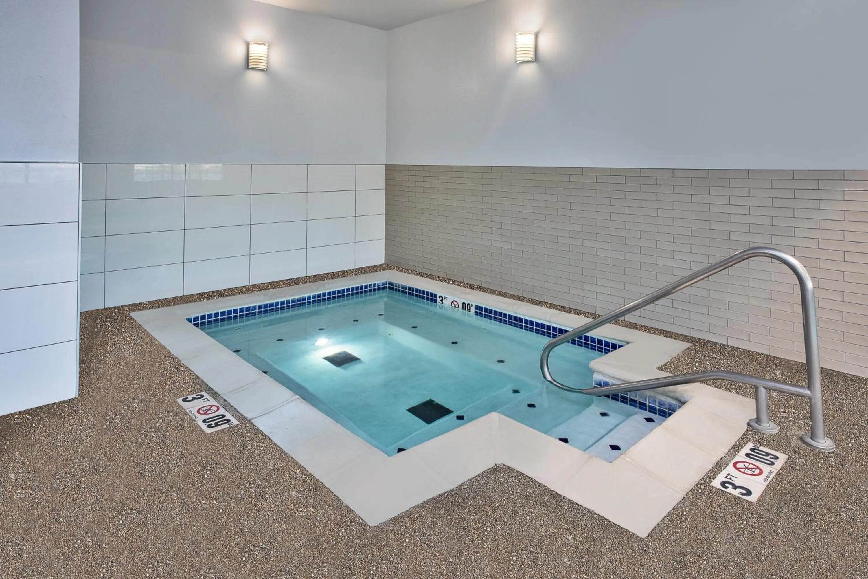 Hot Tub in Staybridge Suites Lincoln North East by IHG