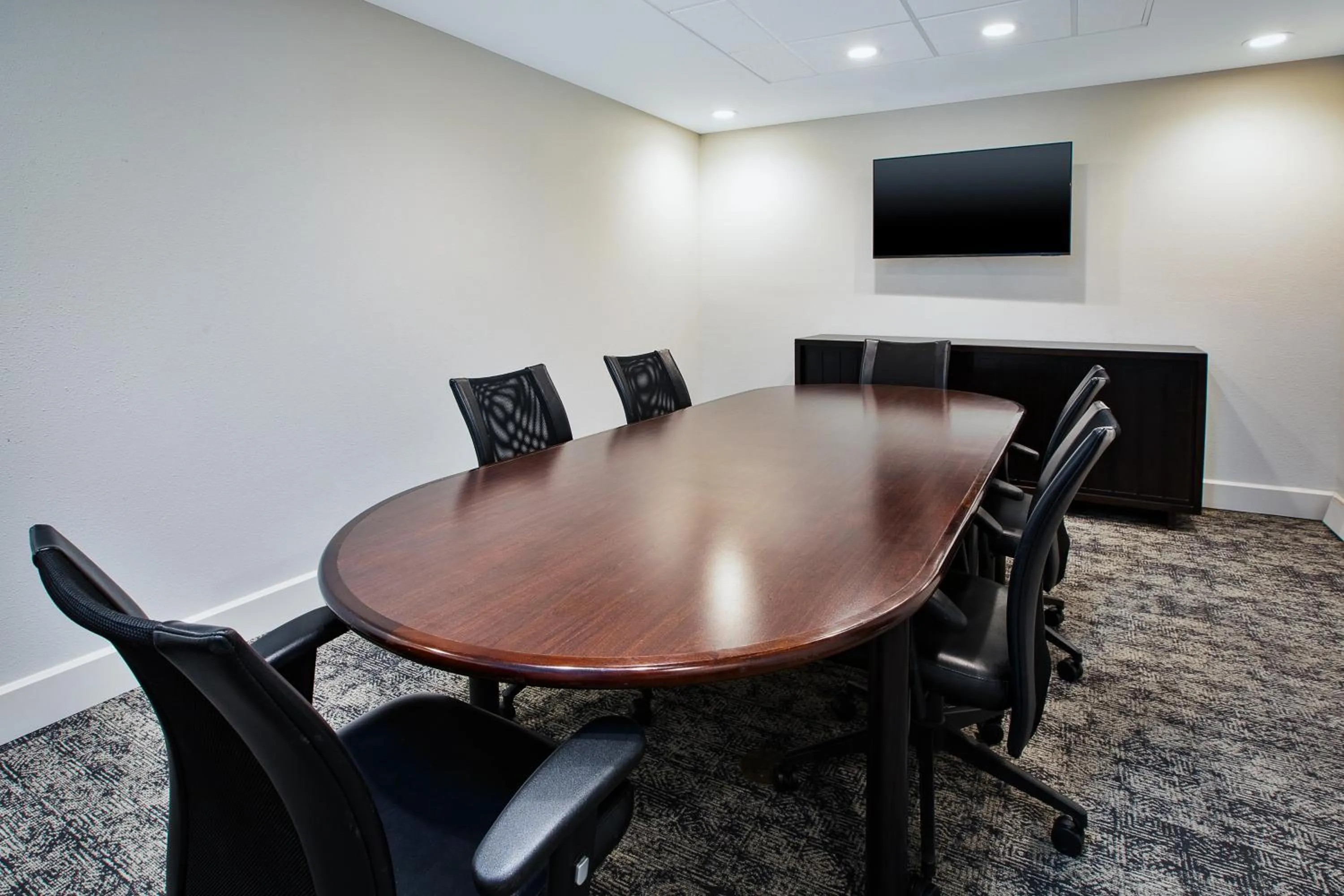 Meeting/conference room in Staybridge Suites Lincoln North East by IHG