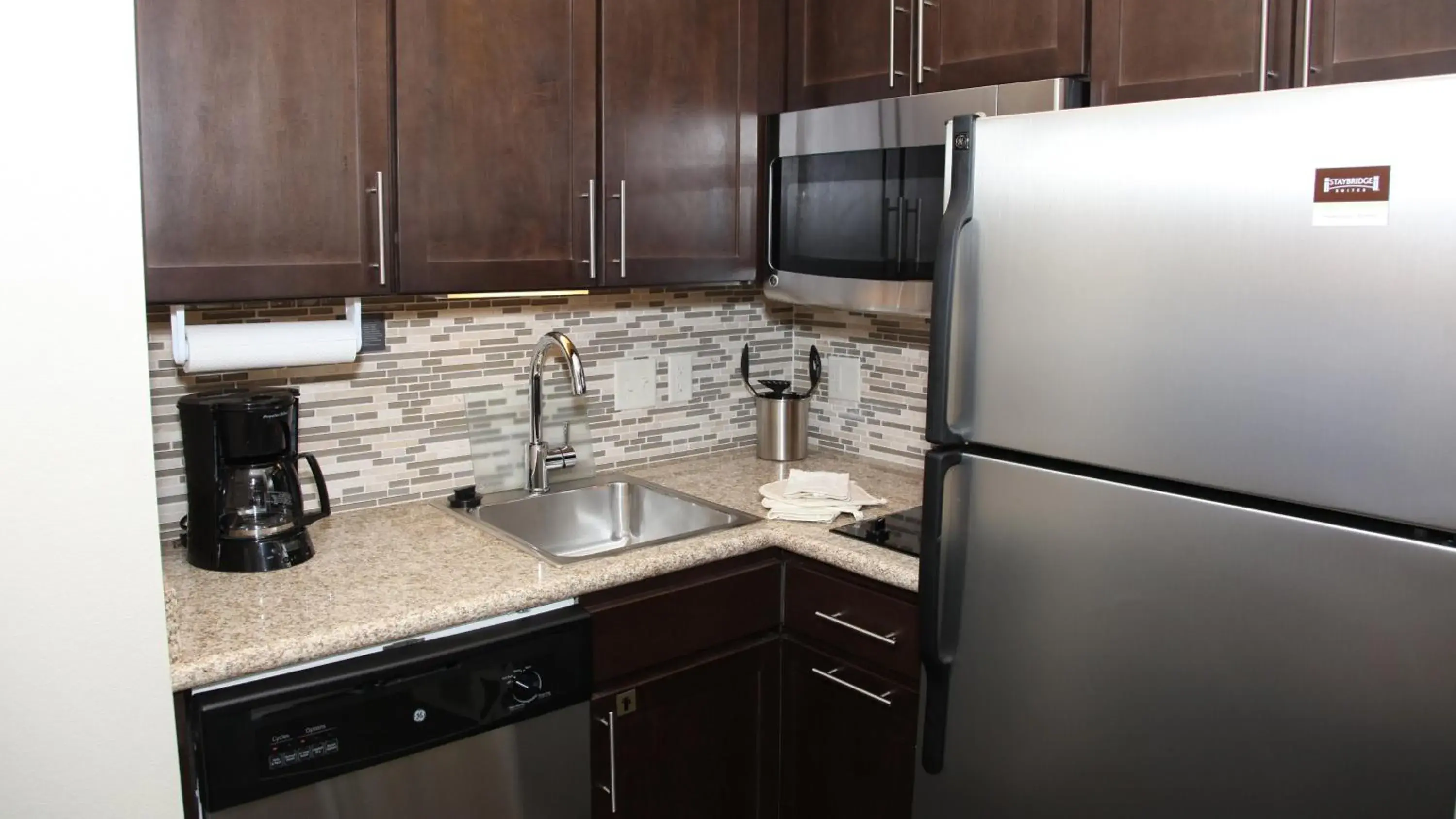 Studio Queen Suite - Non-Smoking in Staybridge Suites Lincoln North East by IHG Studio Queen Suite - Non-Smoking in Staybridge Suites Lincoln North East by IHG