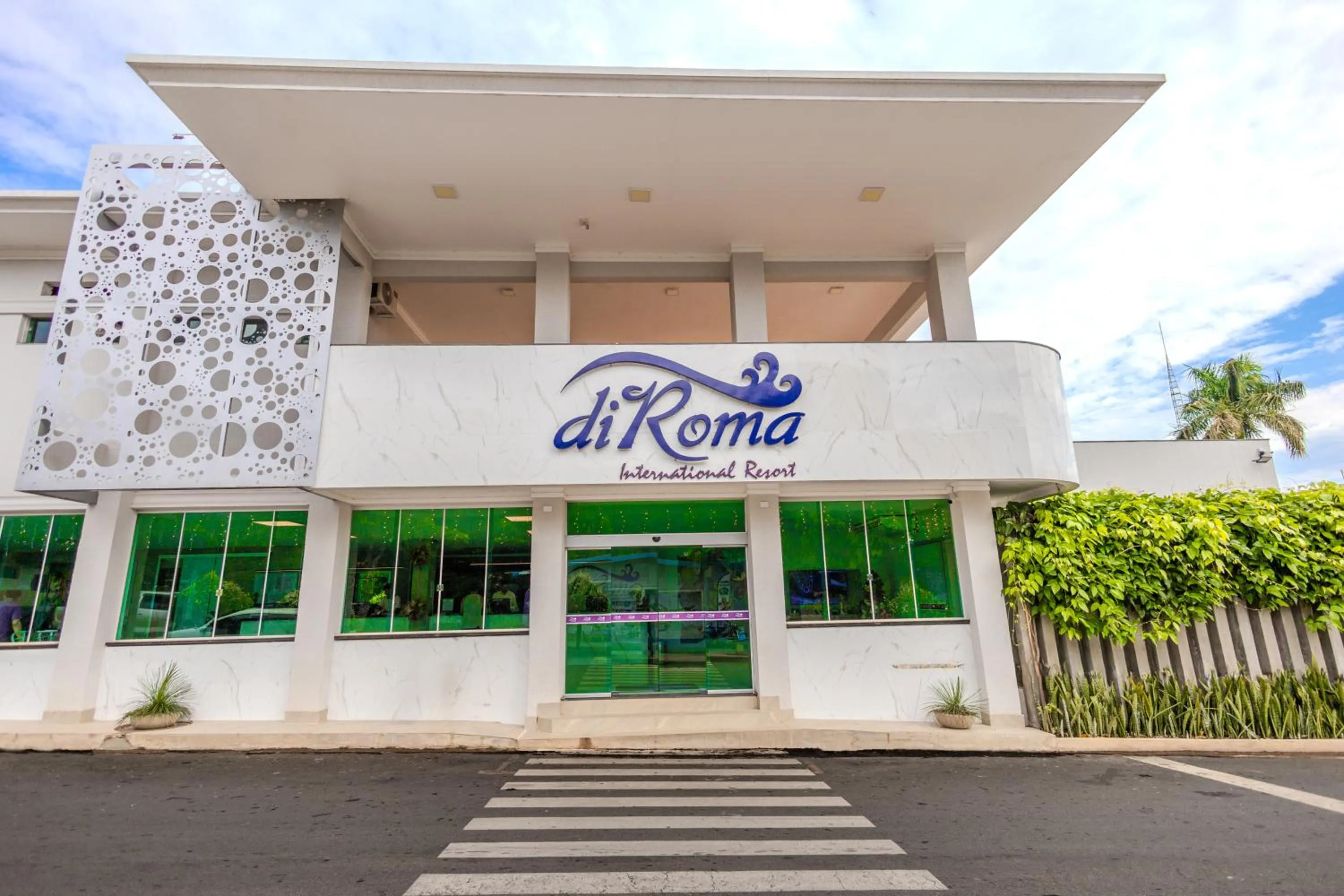 Facade/entrance in DIROMA INTERNACIONAL RESORT - BVTUR