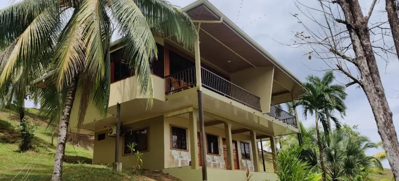 Premium Quadruple Room in Hotel Rancho Corcovado Premium Quadruple Room in Hotel Rancho Corcovado