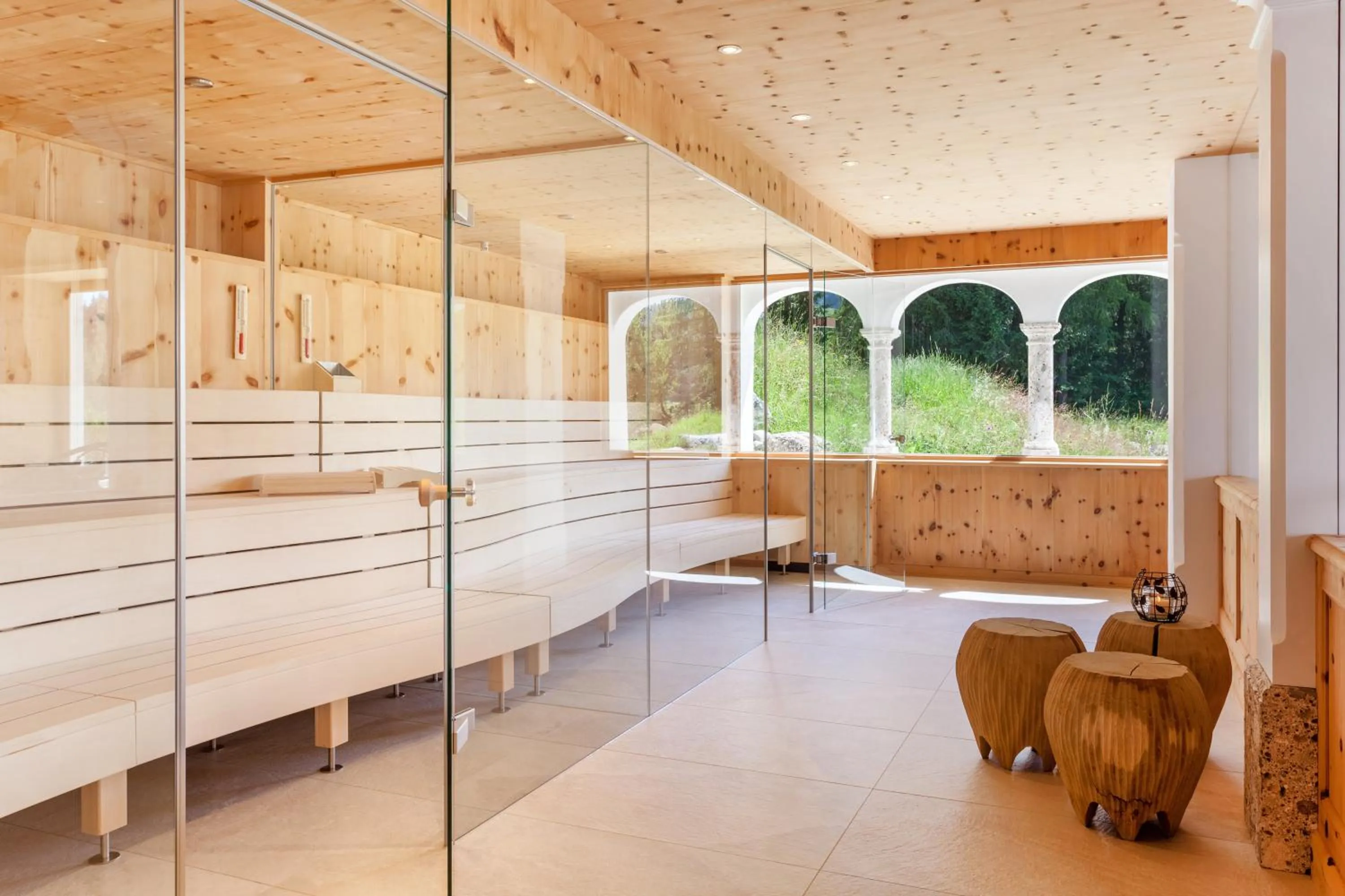 Property building, Bed in Hotel Lärchenhof Natur