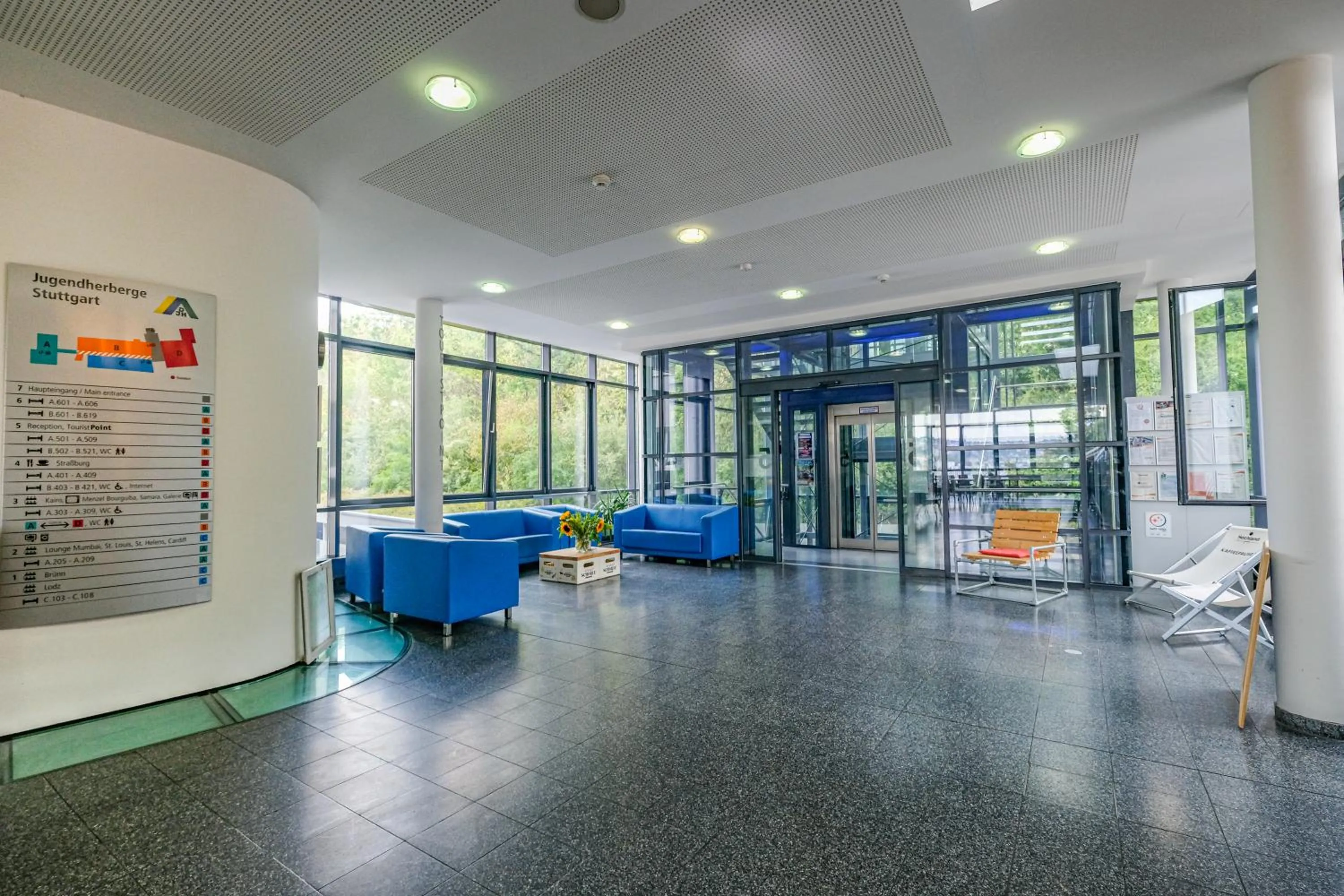 Lobby or reception in Jugendherberge Stuttgart International