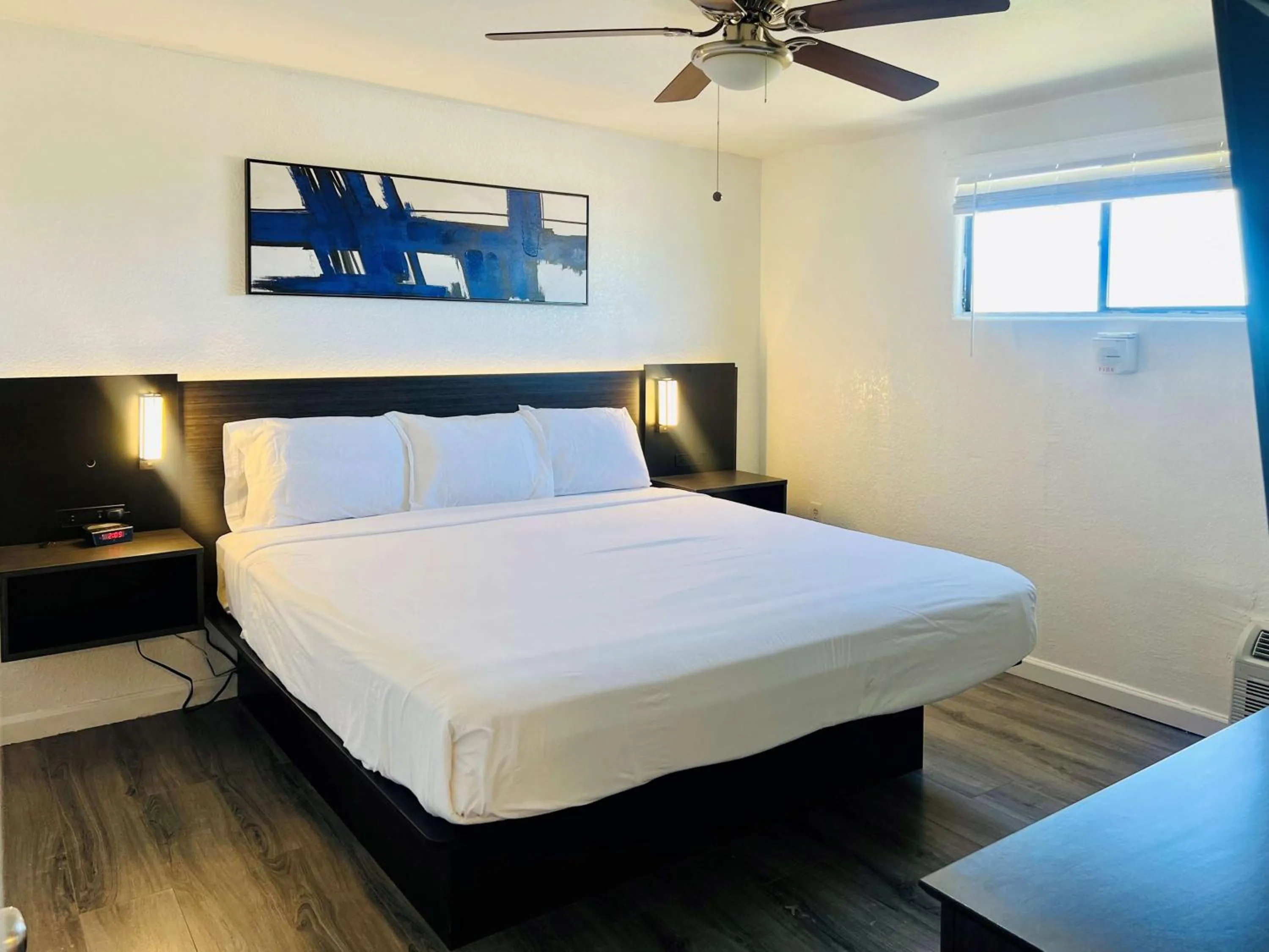 TV and multimedia, Bed in Studio 6 Sierra Vista, AZ Fort Huachuca