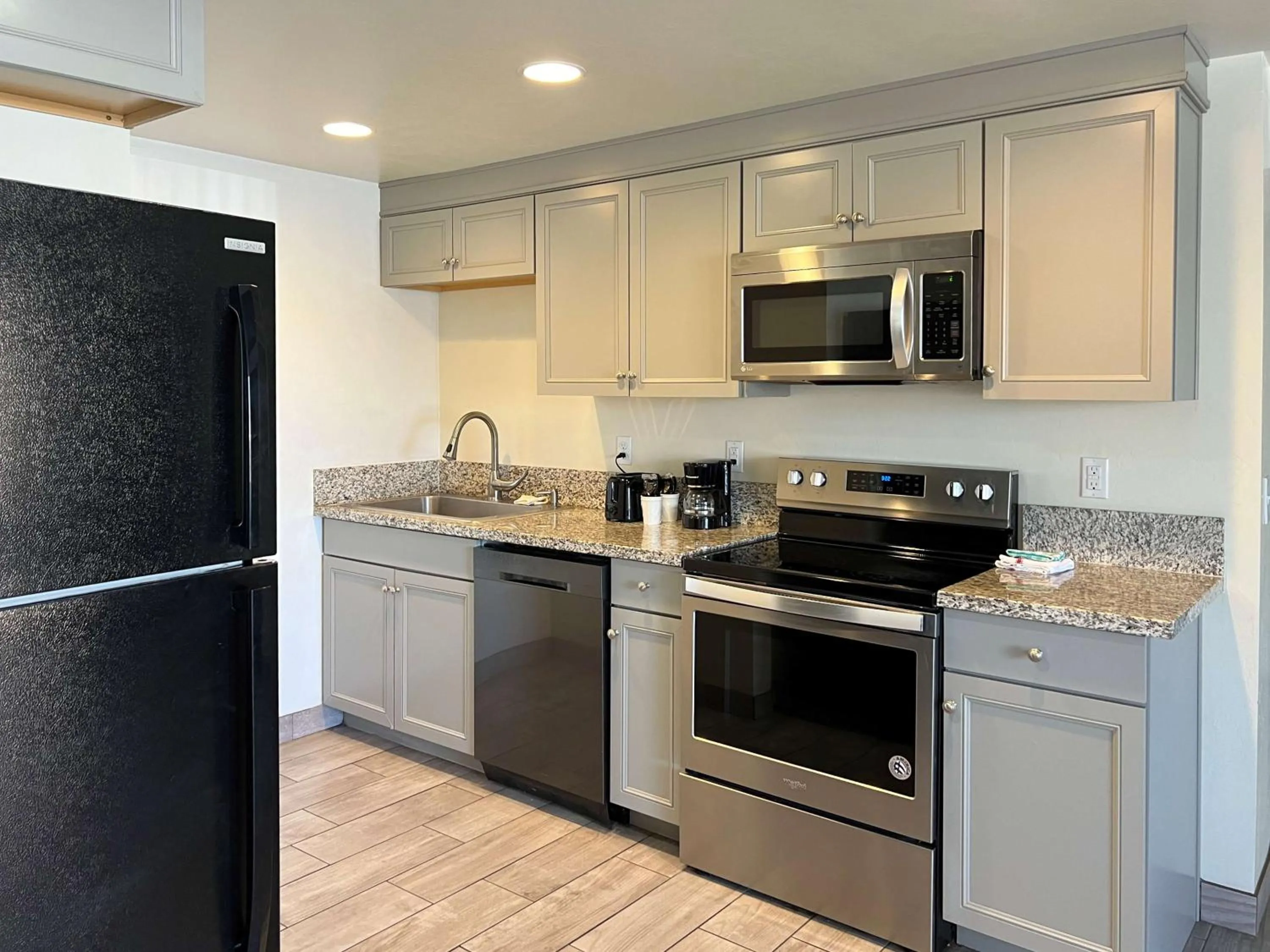 Kitchen or kitchenette in Studio 6 Sierra Vista, AZ Fort Huachuca