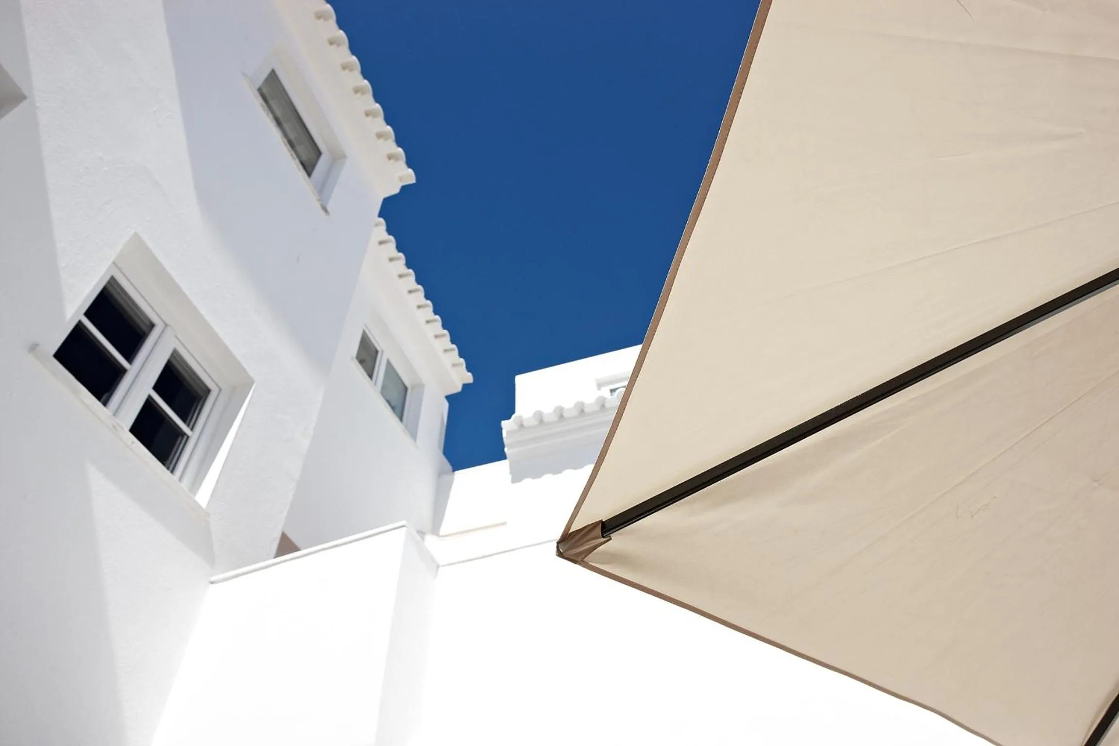 Facade/entrance in Casa das Aguarelas