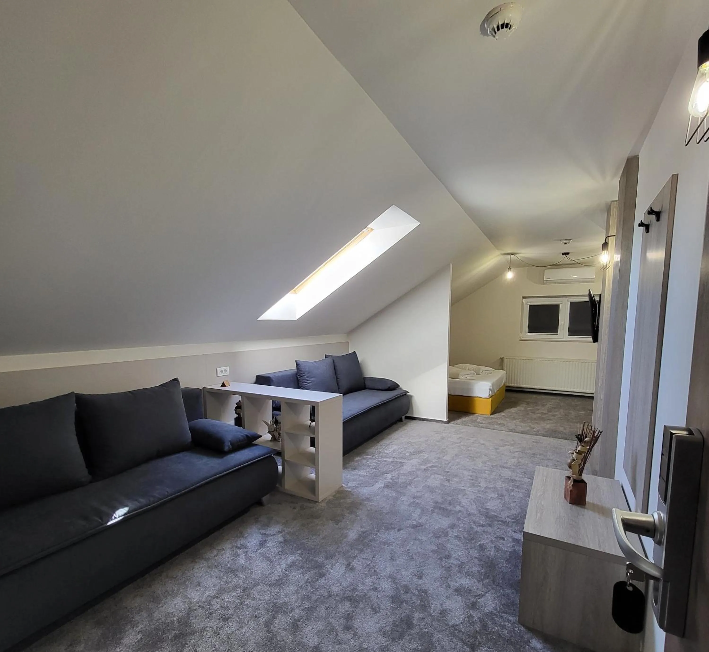 Photo of the whole room in XO Residence