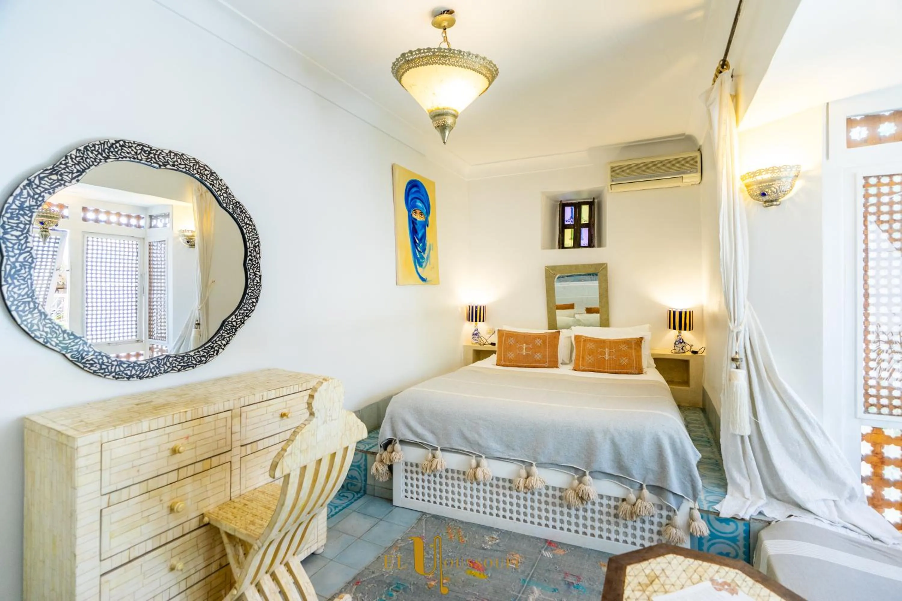 Photo of the whole room, Bed in Riad El Youssoufi