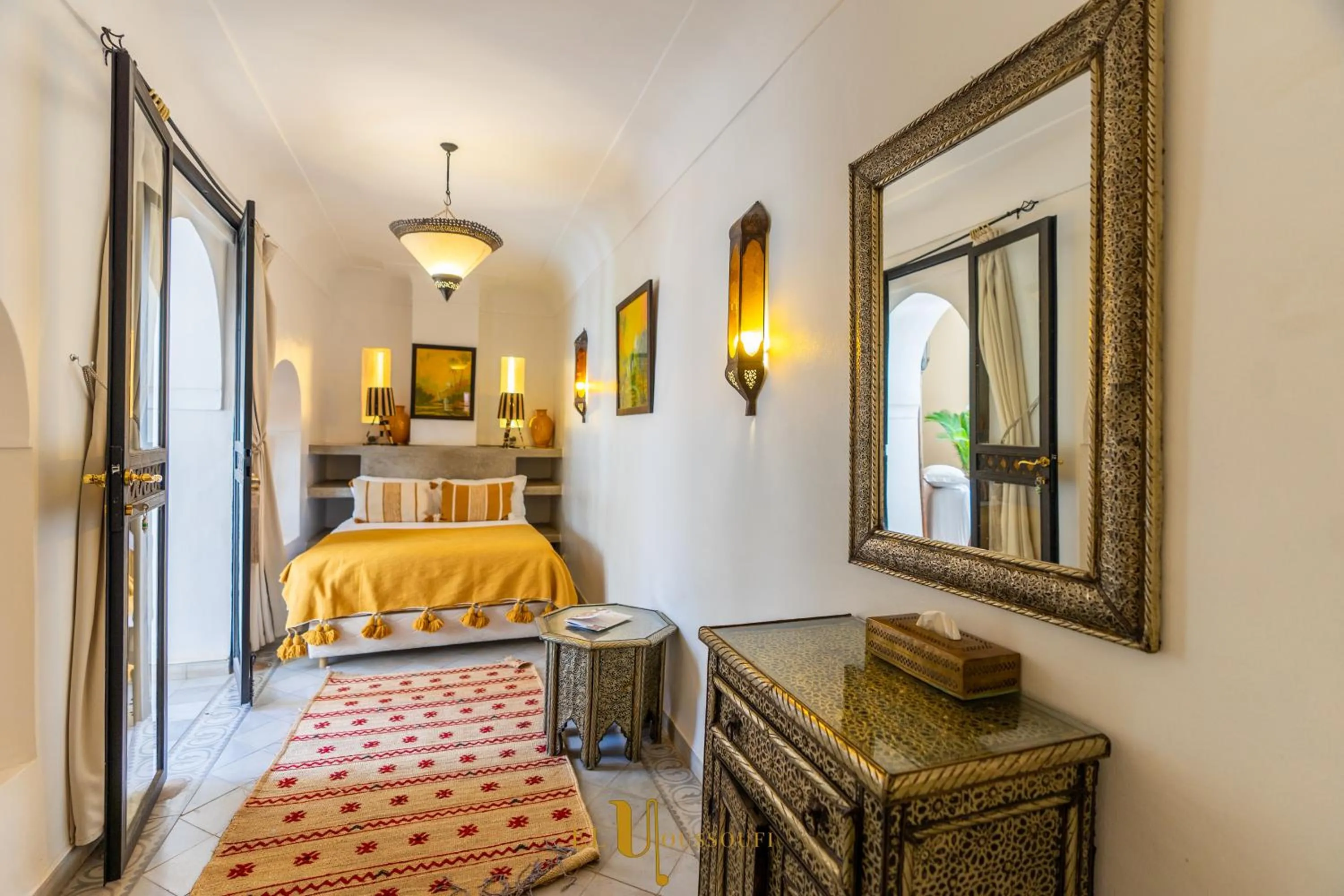 Photo of the whole room, Bed in Riad El Youssoufi