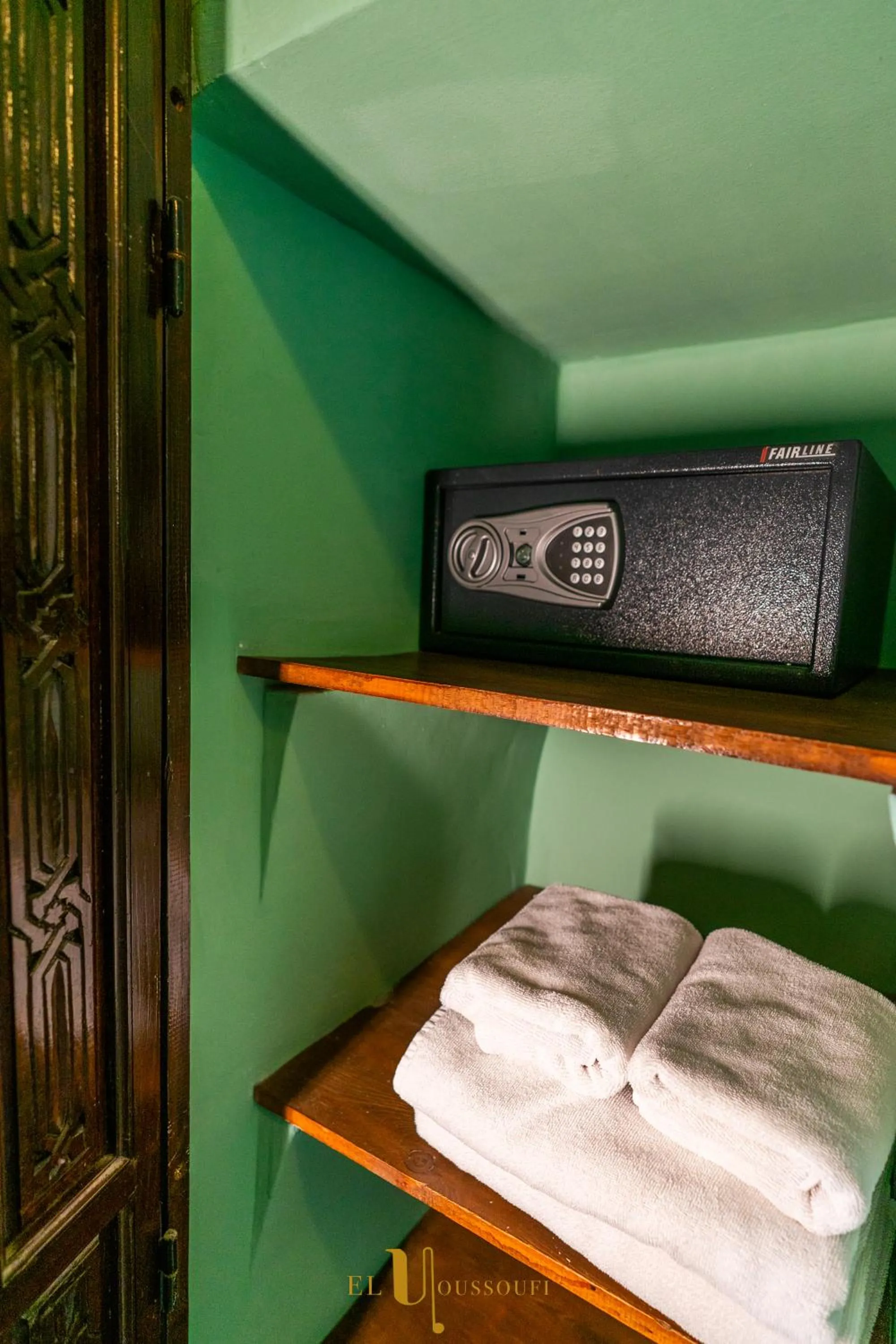 safe, Bed in Riad El Youssoufi