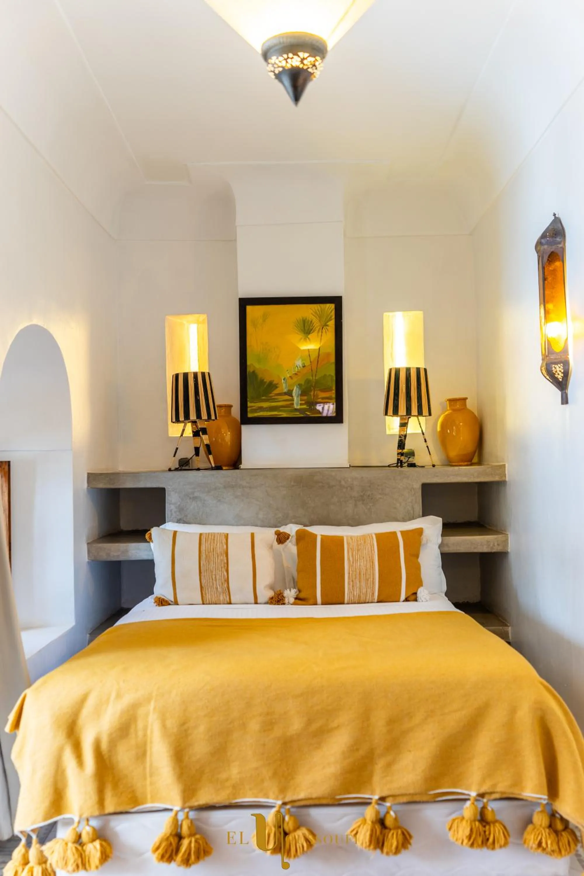 Bed in Riad El Youssoufi