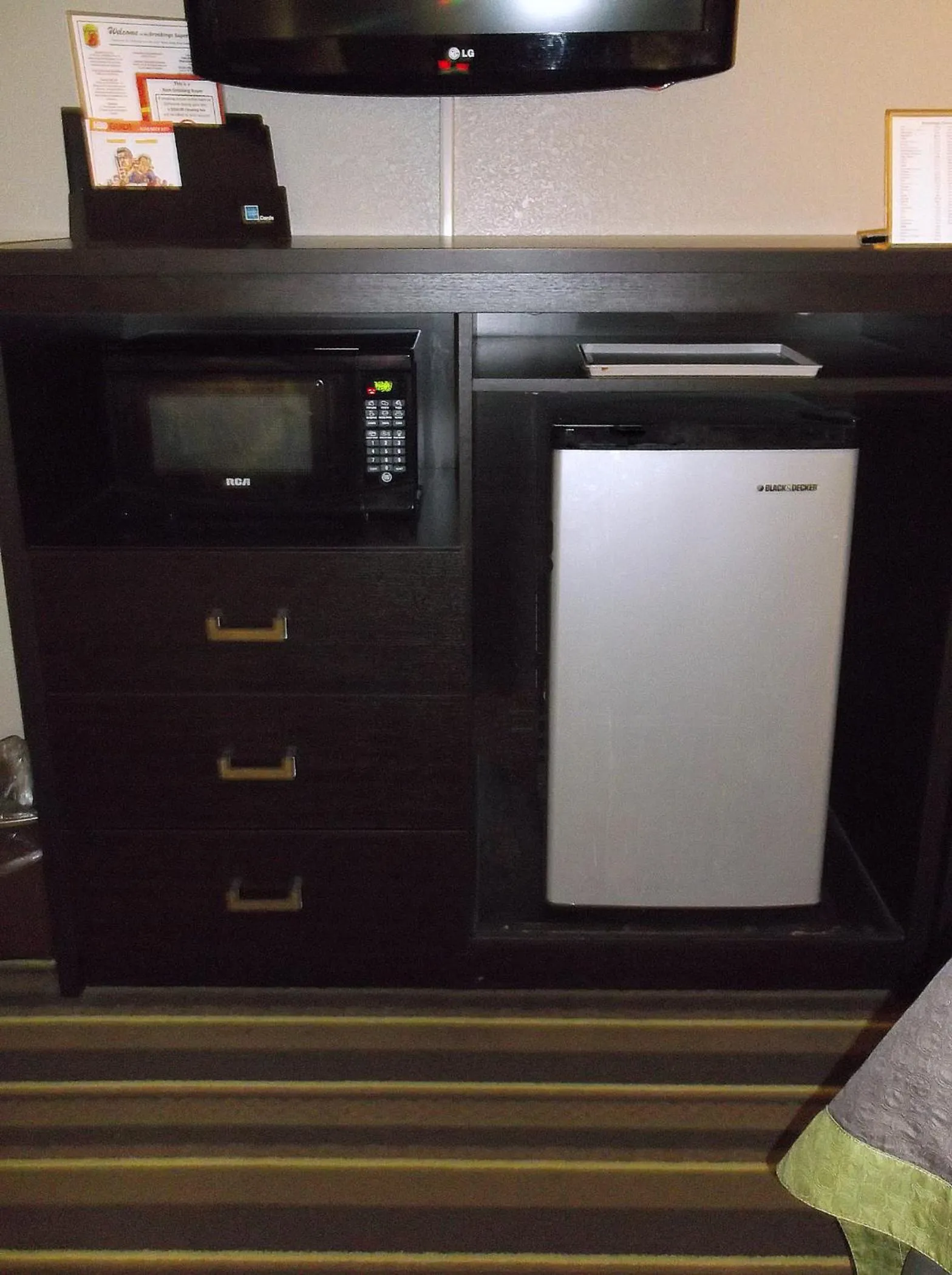 Kitchen or kitchenette in Super 8 by Wyndham Brookings